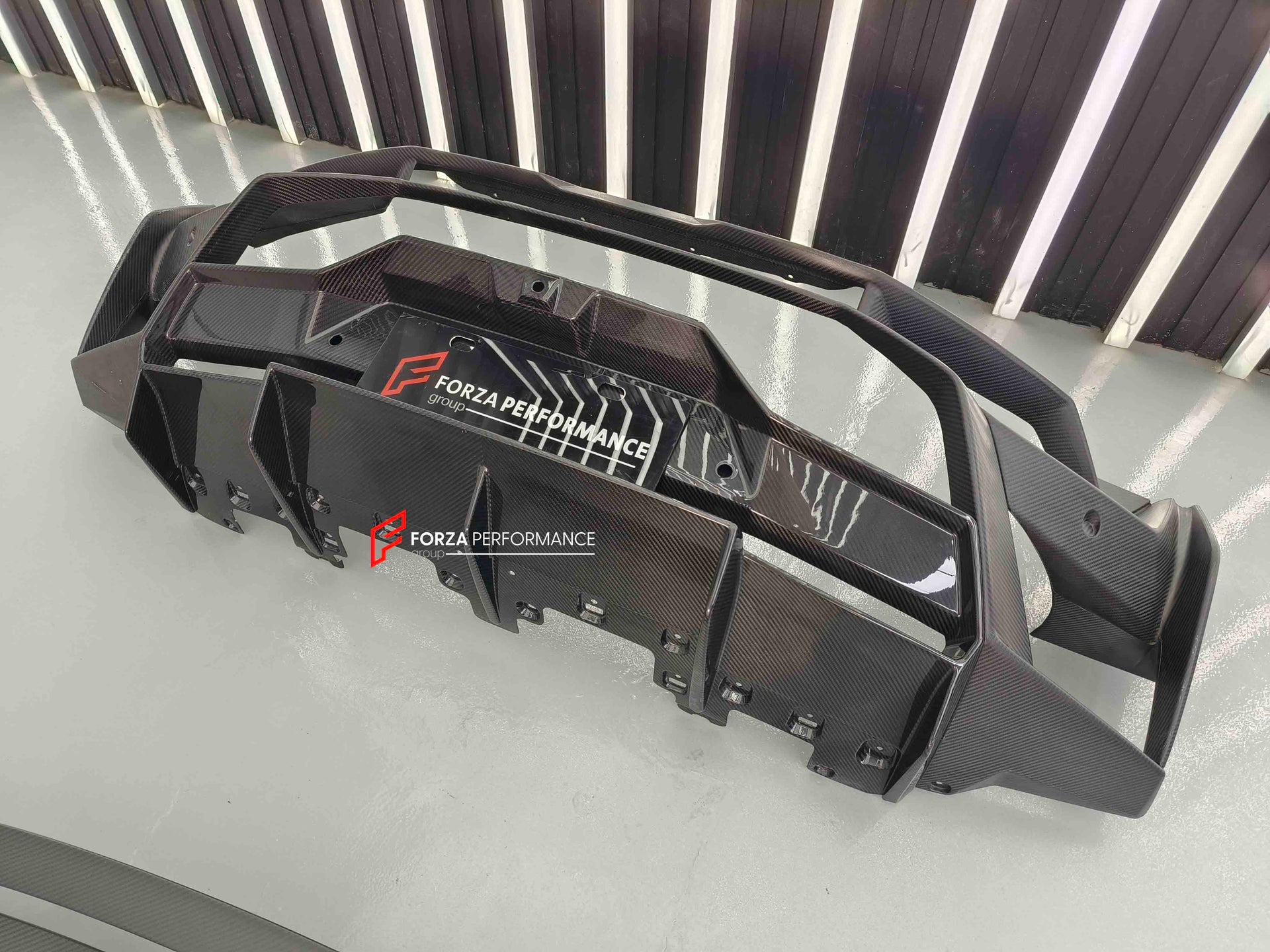 CONVERSION DRY CARBON BODY KIT FOR LAMBORGHINI HURACAN TO HURACAN STO
