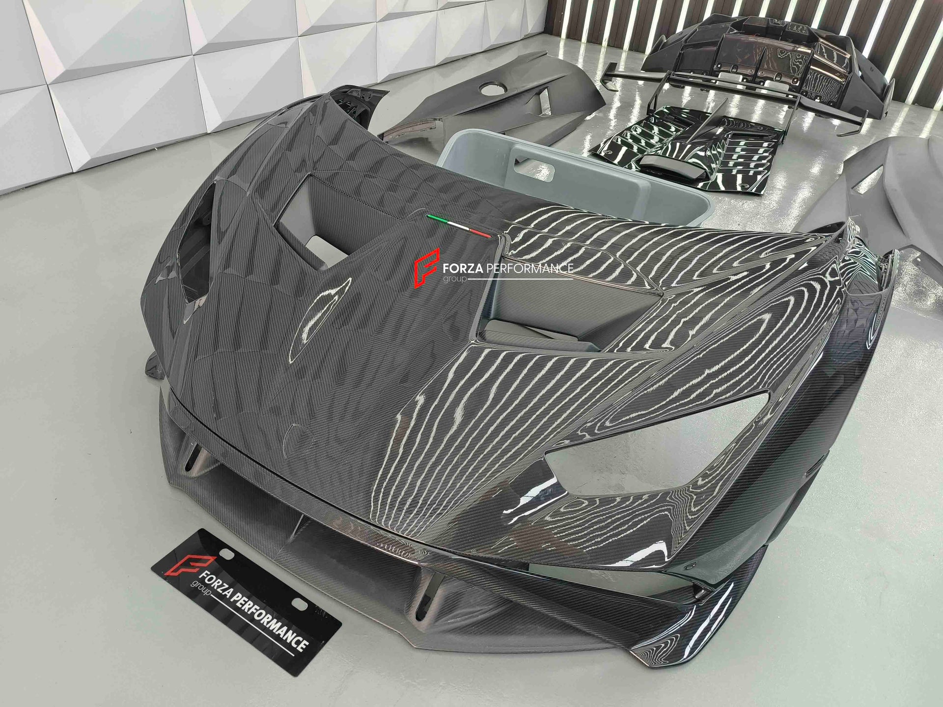 CONVERSION DRY CARBON BODY KIT FOR LAMBORGHINI HURACAN TO HURACAN STO