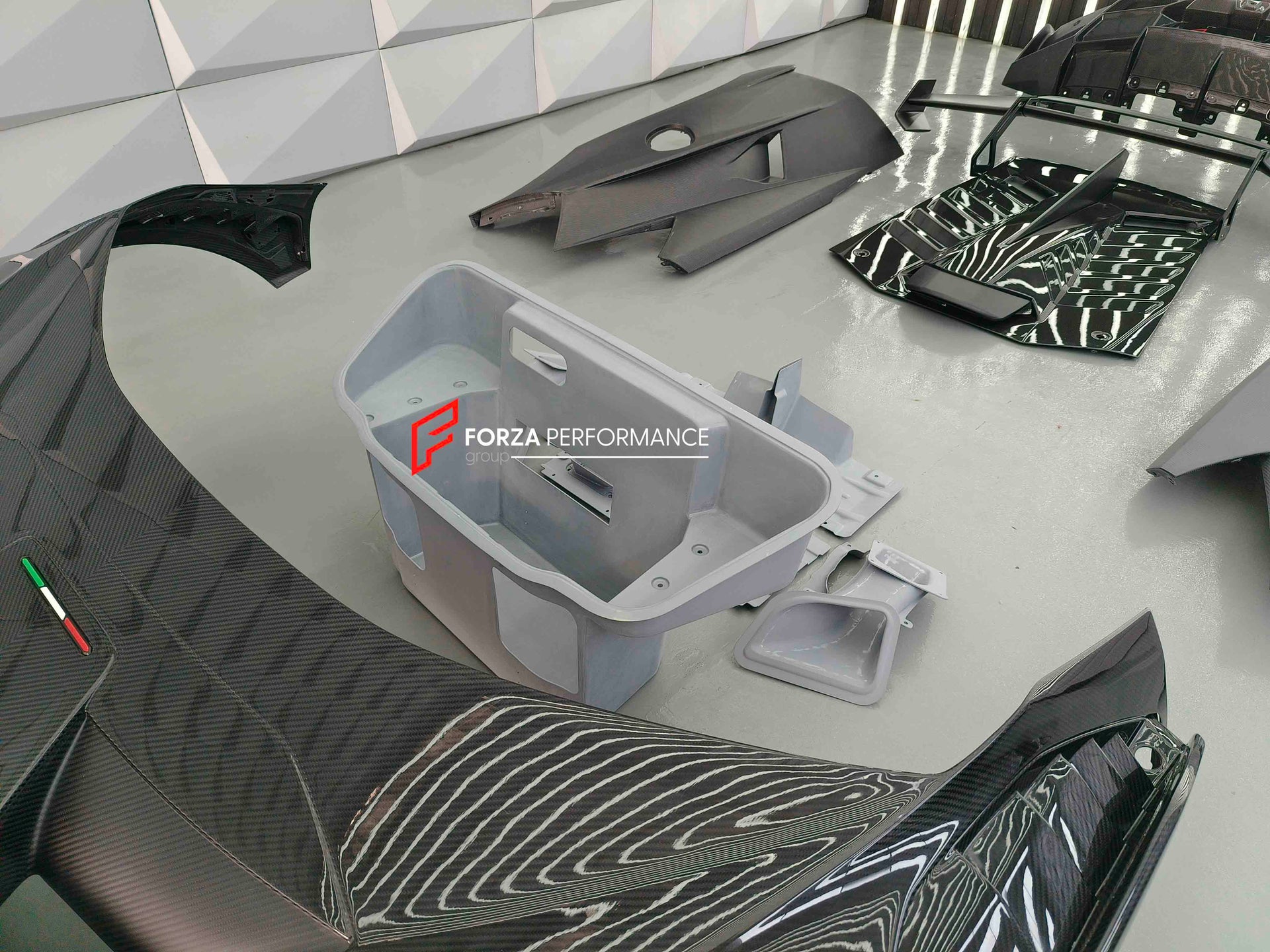 KIT DE CARROCERIA DE CARBONO SECO PARA A CONVERSÃO DO LAMBORGHINI HURACAN PARA HURACAN STO