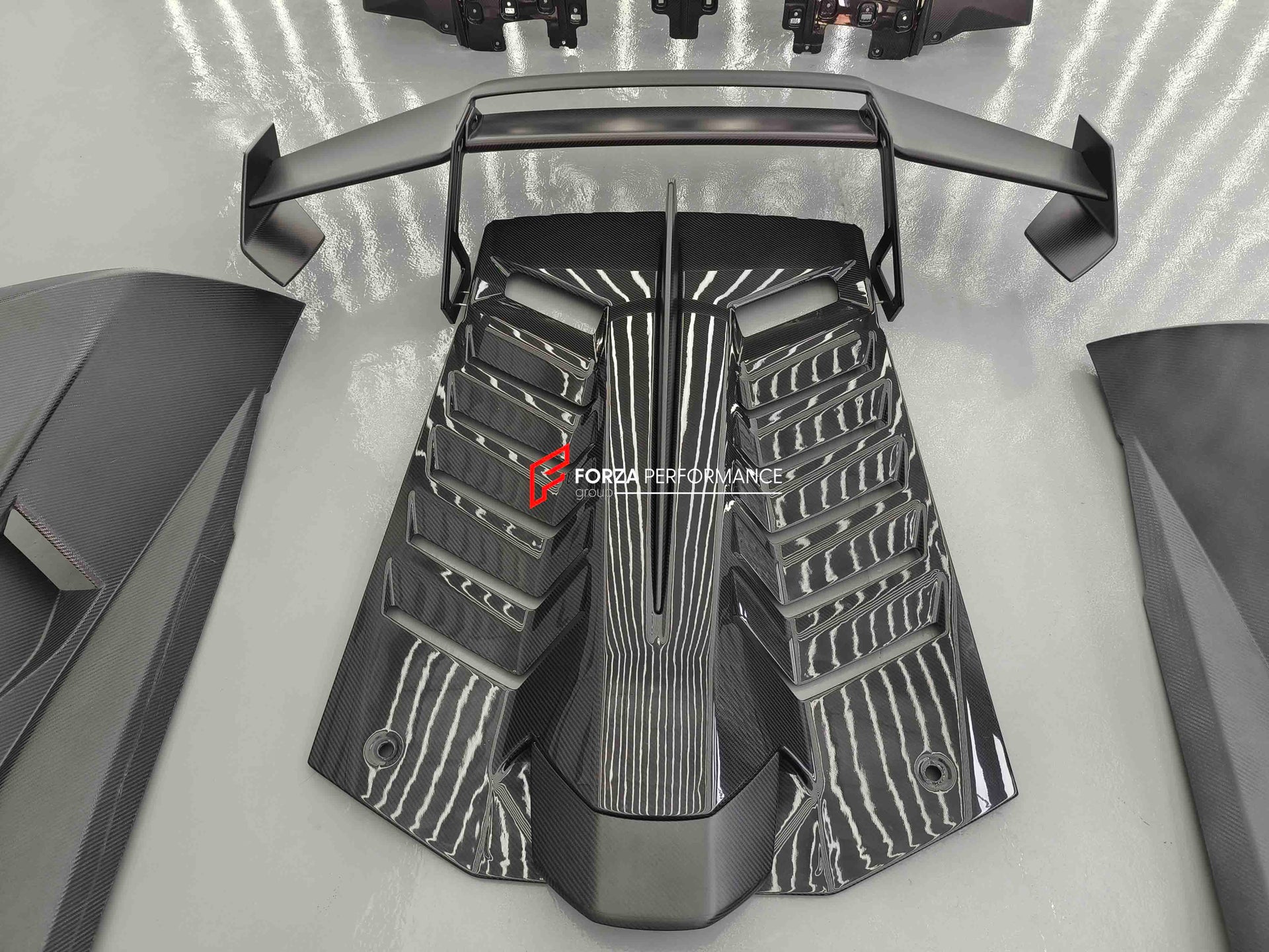 KIT DE CARROCERIA DE CARBONO SECO PARA A CONVERSÃO DO LAMBORGHINI HURACAN PARA HURACAN STO