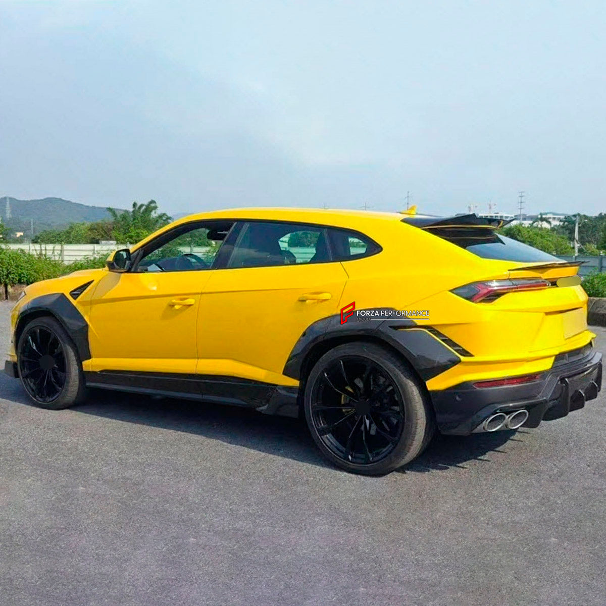 DRY CARBON BODY KIT for Lamborghini Urus S 2023+
Set includes:

Front Lip
Front Bumper Fins
Front Fenders
Front Fender Vents
Rear Fenders
Roof Spoiler
Ducktail Spoiler
Rear Diffuser
Material: Dry Carbon

NOTE: Professional installation is required.