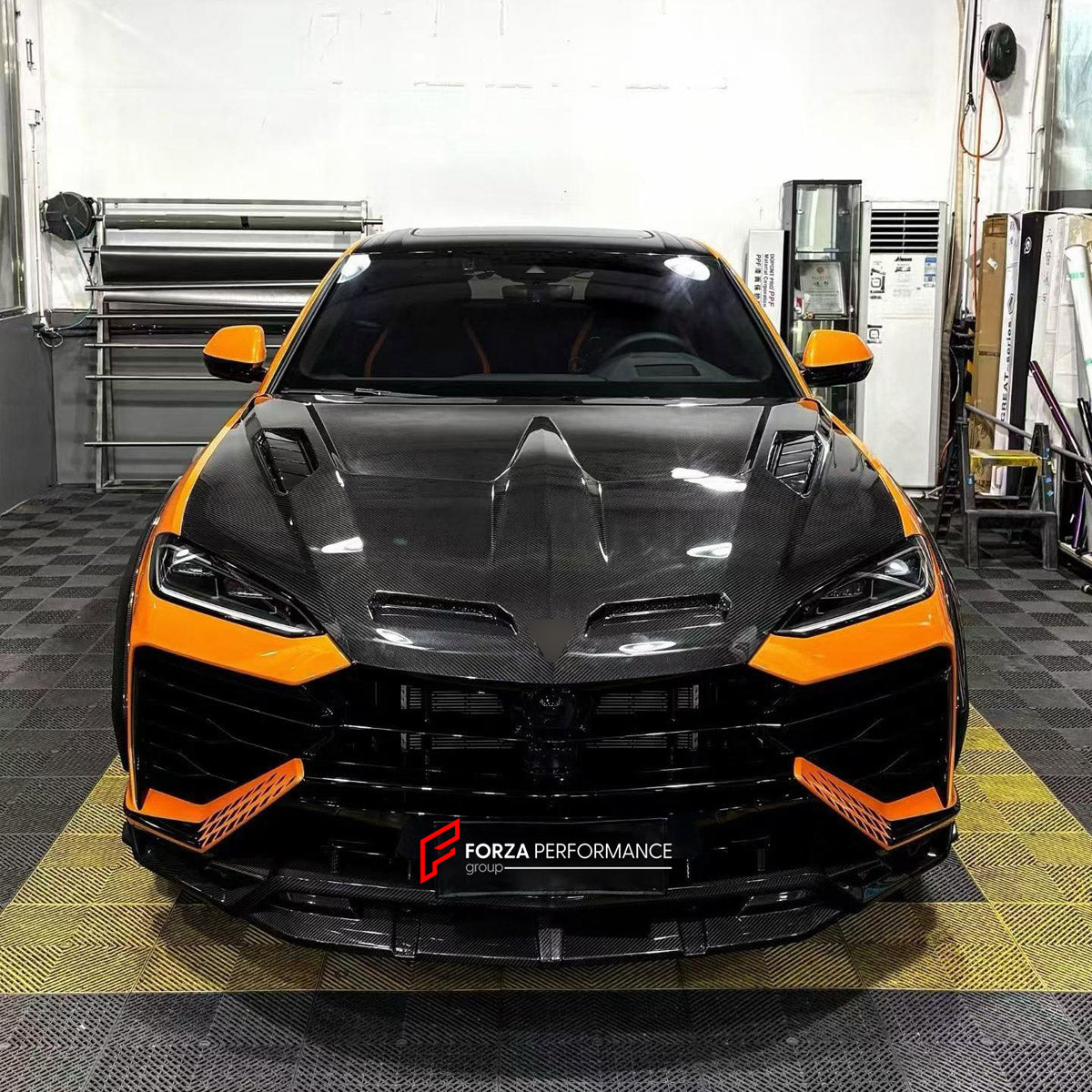DRY CARBON BODY KIT for LAMBORGHINI URUS SE 2024+ FORZA PERFORMANCE custom fit U Style

Set includes:
Front Lip
Hood Bonnet
Fender Flares
Side Skirts
Roof Spoiler
Ducktail Spoiler
Rear Bumper Fins
Rear Diffuser

Material: Dry Carbon

NOTE: Professional installation is required.