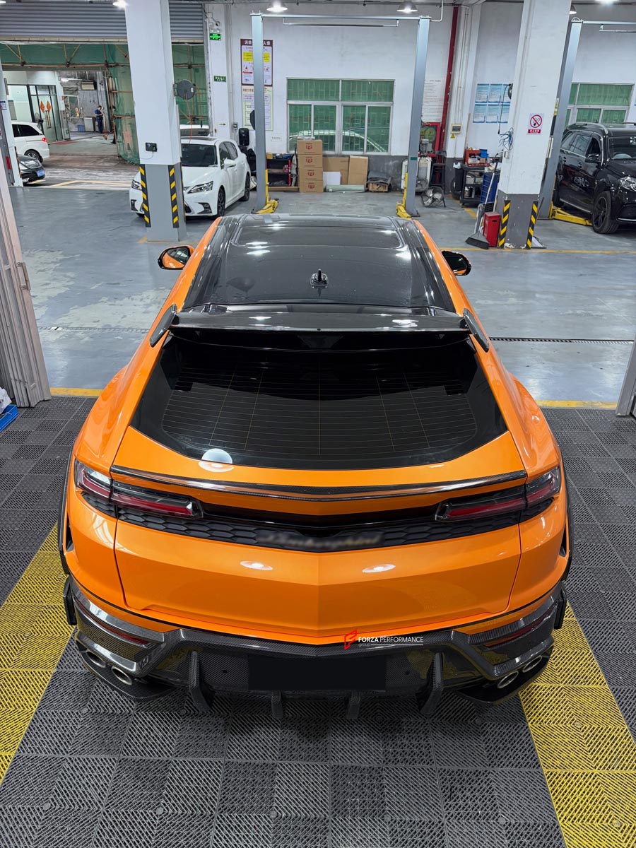 DRY CARBON BODY KIT for LAMBORGHINI URUS SE 2024+
Set includes:

Front Lip
Hood Bonnet
Fender Flares
Side Skirts
Roof Spoiler
Ducktail Spoiler
Rear Diffuser
Material: Dry Carbon

NOTE: Professional installation is required.