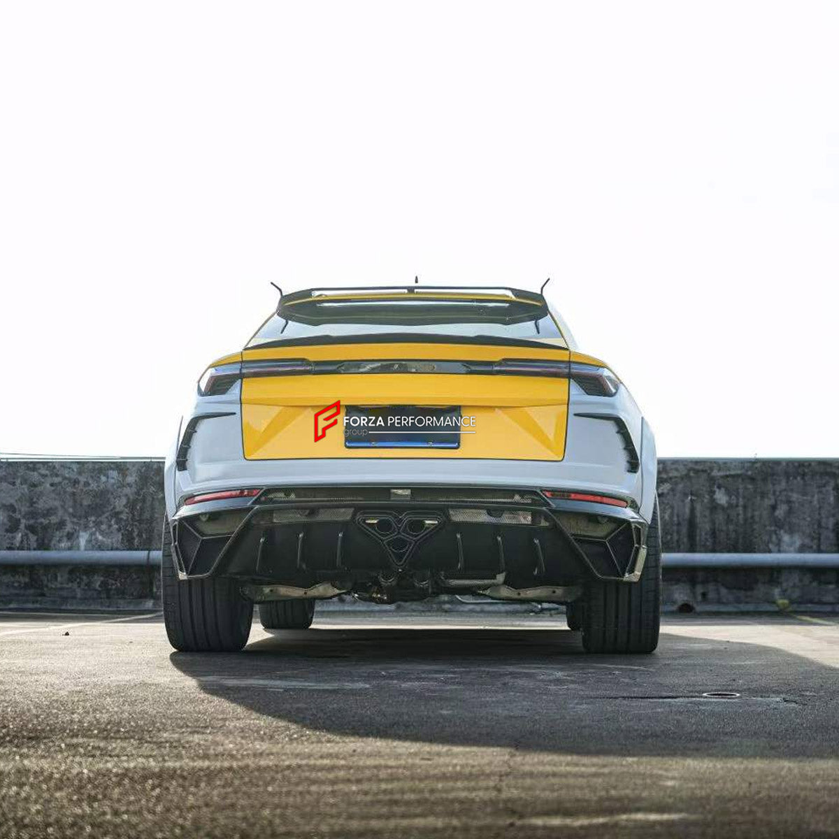 DRY CARBON BODY KIT for LAMBORGHINI URUS SE 2024+ FORZA PERFORMANCE custom fit Mansory Style

Set includes:
Front Lip
Front Bumper Assembly
Hood Bonnet
Front Fenders
Fender Flares
Side Skirts
Roof Spoiler
Ducktail Spoiler
Rear Bumper
Rear Diffuser
Exhaust System

Material: Dry Carbon

NOTE: Professional installation is required.
