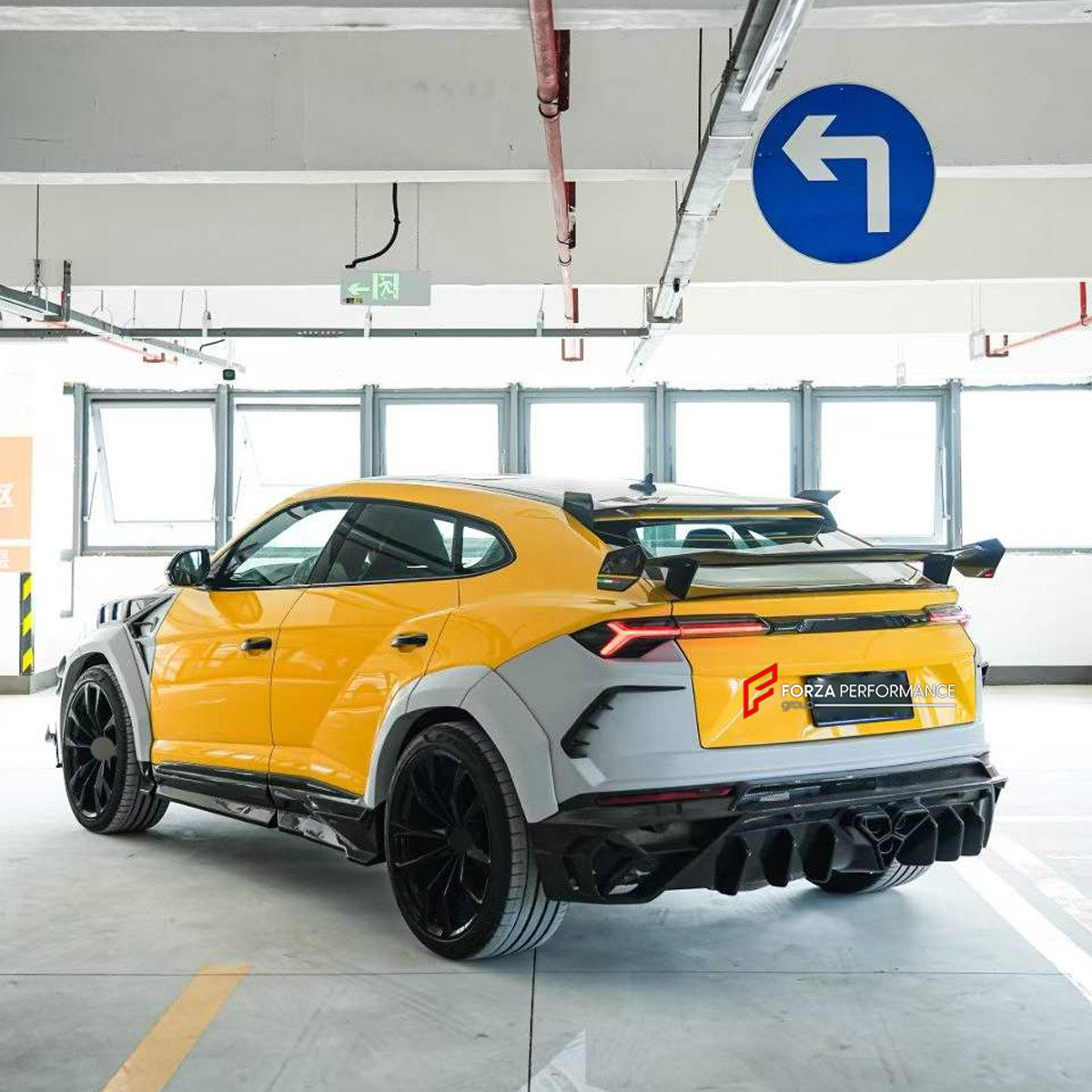 DRY CARBON BODY KIT for LAMBORGHINI URUS SE 2024+ FORZA PERFORMANCE custom fit Mansory Style

Set includes:
Front Lip
Front Bumper Assembly
Hood Bonnet
Front Fenders
Fender Flares
Side Skirts
Roof Spoiler
Ducktail Spoiler
Rear Bumper
Rear Diffuser
Exhaust System

Material: Dry Carbon

NOTE: Professional installation is required.