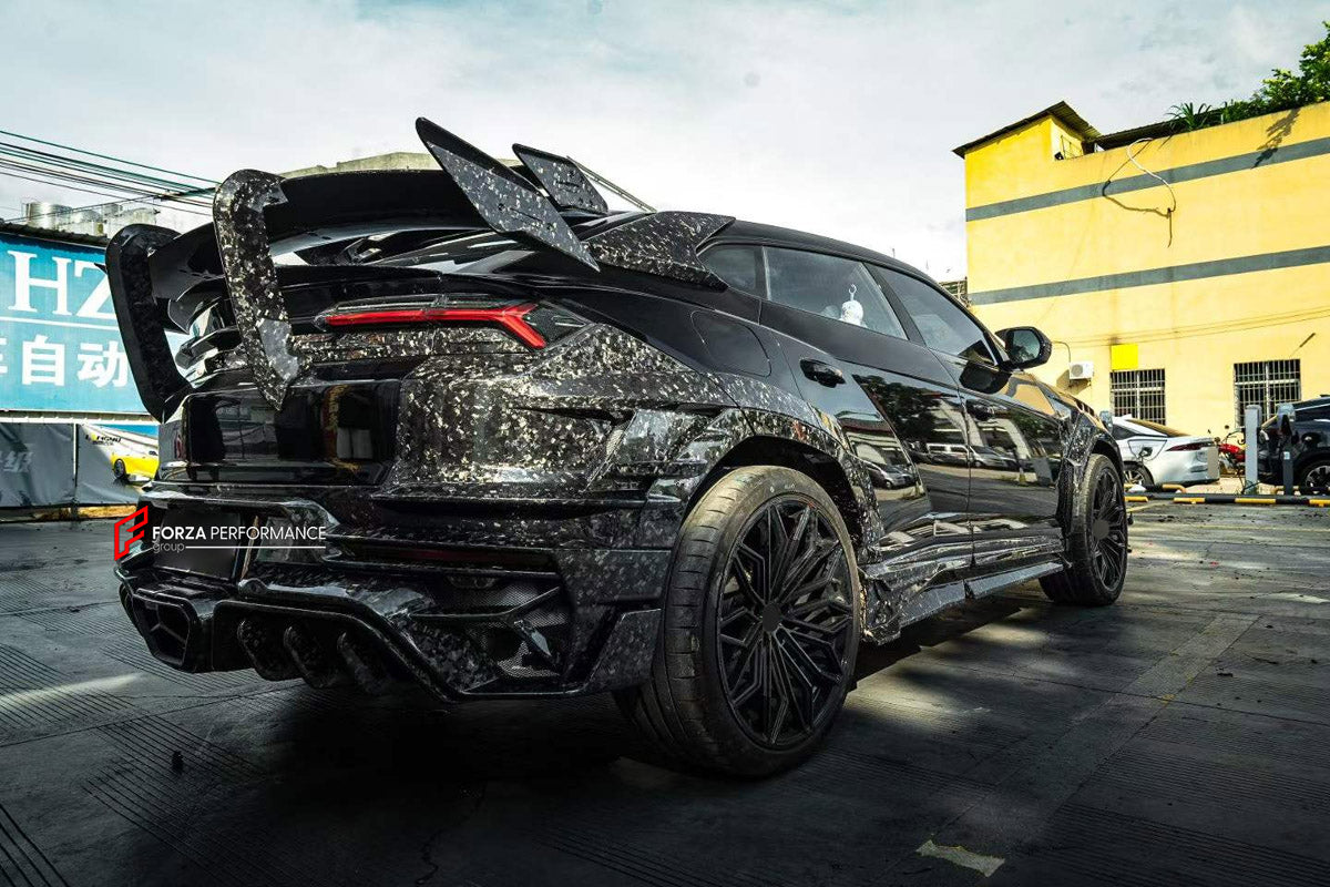DRY CARBON BODY KIT for LAMBORGHINI URUS SE 2024+ FORZA PERFORMANCE custom fit Mansory Style

Set includes:
Front Lip
Front Bumper Assembly
Hood Bonnet
Front Fenders
Fender Flares
Side Mirror Covers
Side Skirts
Roof Spoiler
Rear Spoiler Wing
Rear Bumper
Rear Diffuser

Material: Dry Carbon

NOTE: Professional installation is required.