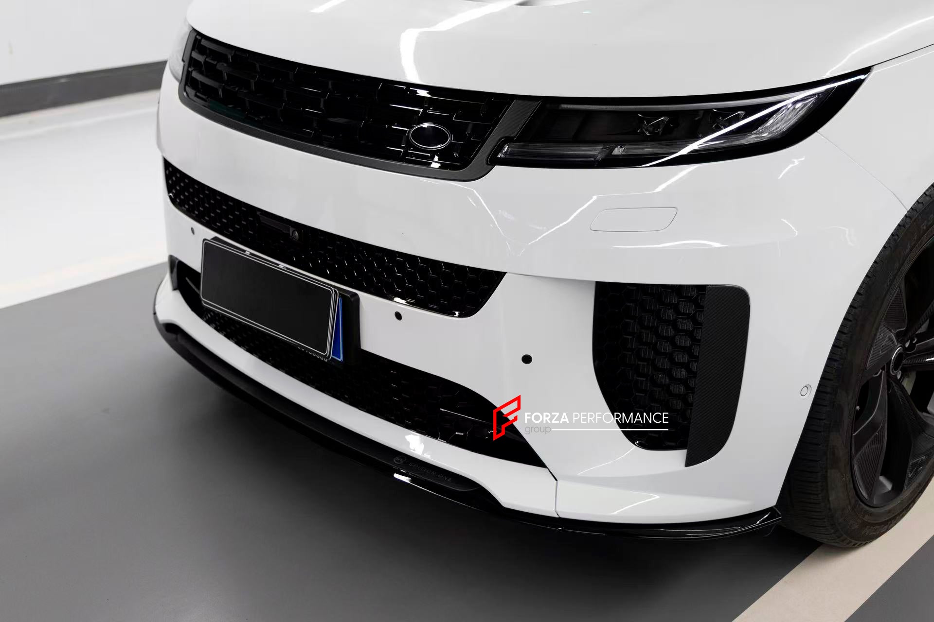 DRY CARBON BODY KIT for LAND ROVER RANGE ROVER SPORT L461 2022+

Set includes:

Front Bumper
Front Grille
Side Skirts
Rear Bumper
Rear Diffuser
Exhaust Tips

Material: Dry Carbon Fiber

NOTE: Professional installation is required

Contact us for pricing