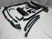DRY CARBON BODY KIT for LAND ROVER RANGE ROVER SPORT SV L461 2023+ FORZA PERFORMANCE custom fit Mansory Style

Set includes:
Front Lip
Front Bumper Canards
Front Bumper Air Vent Covers
Front Grille
Side Fender Vents
Side Skirts
Roof Spoiler
Ducktail Spoiler
Rear Bumper Fins
Rear Diffuser

Material: Dry Carbon

NOTE: Professional installation is required.