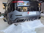 DRY CARBON BODY KIT for LAND ROVER RANGE ROVER SPORT SV L461 2023+ FORZA PERFORMANCE custom fit Mansory Style

Set includes:
Front Lip
Front Bumper Canards
Front Bumper Air Vent Covers
Front Grille
Side Fender Vents
Side Skirts
Roof Spoiler
Ducktail Spoiler
Rear Bumper Fins
Rear Diffuser

Material: Dry Carbon

NOTE: Professional installation is required.