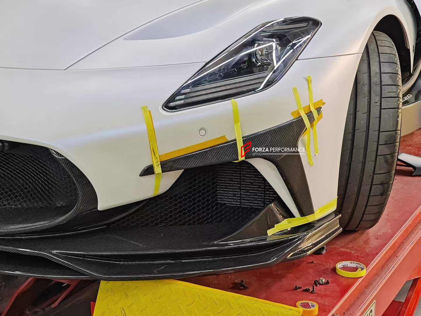 DRY CARBON BODY KIT FOR MASERATI MC20 2020+ R-3