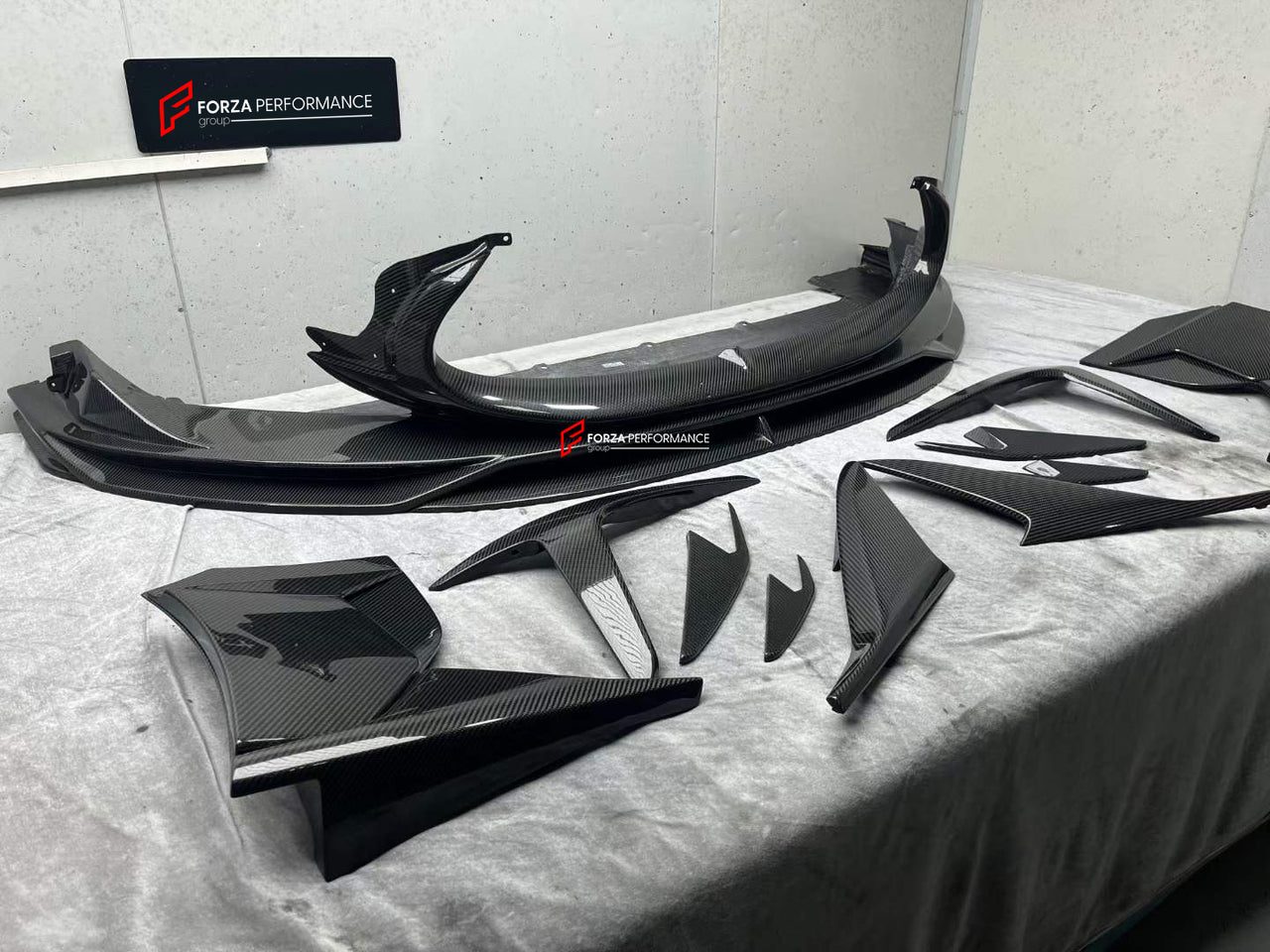 DRY CARBON BODY KIT FOR MASERATI MC20 2020+ R-3
