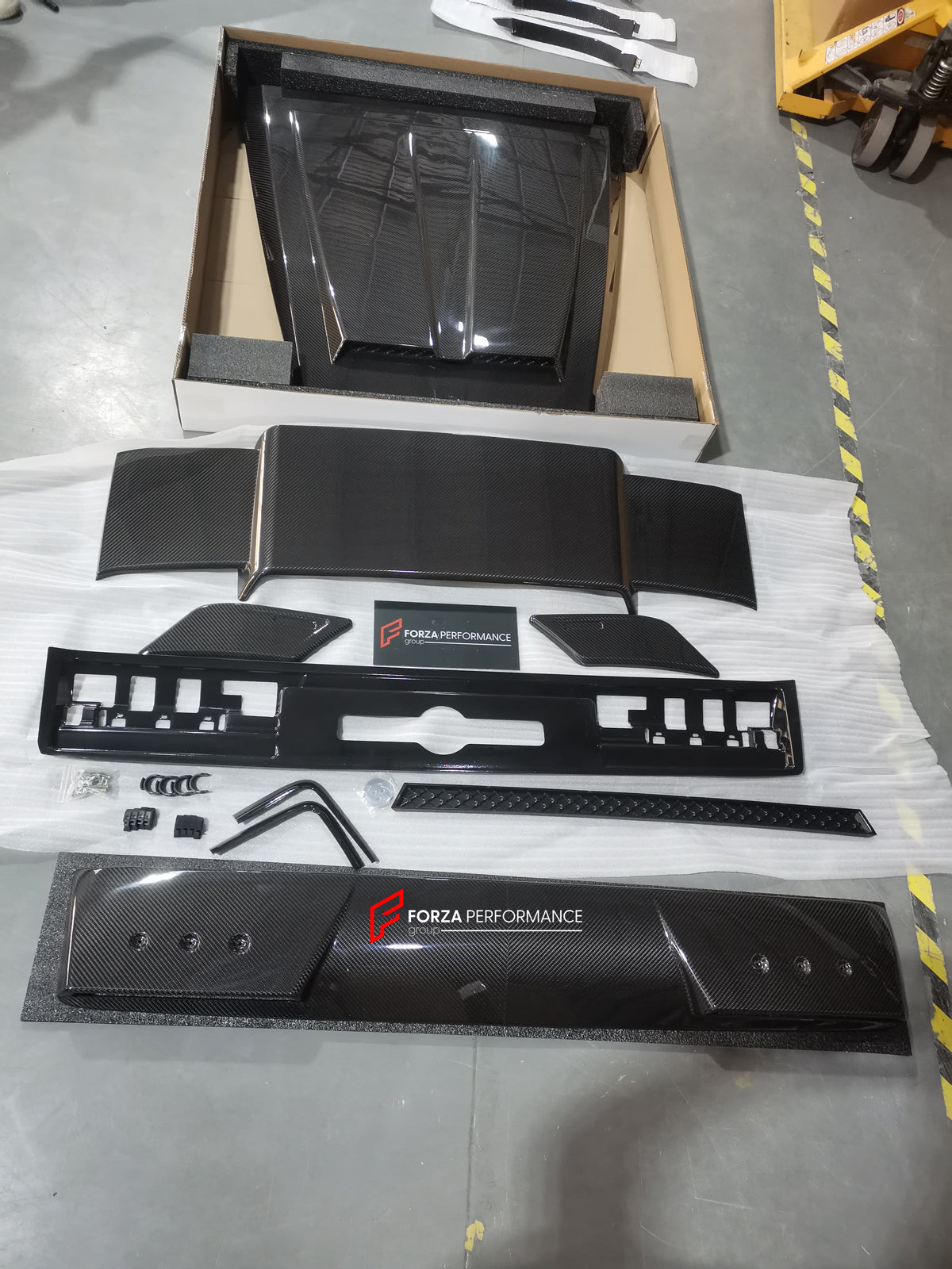 DRY CARBON BODY KIT for MERCEDES BENZ G CLASS W463A 2019+
Set includes:
Dry Carbon Hood Cover
Front Roof LED Light
Front Lip (for 350d/G500/G550)
Dry Carbon Fiber Spare Tyre Cover
Rear Spoiler
Exhaust with Valve Base
Material: Dry Carbon
NOTE: Professional installation is required
* Each part can be sent separately. If you need, please contact us.
Payment ►
Visa
Mastercard
PayPal with a credit card (add 4.4% at checkout)
Payoneer
Cryptocurrency
Shipment ►
By express DHL/UPS/TNT/FedEx
To the