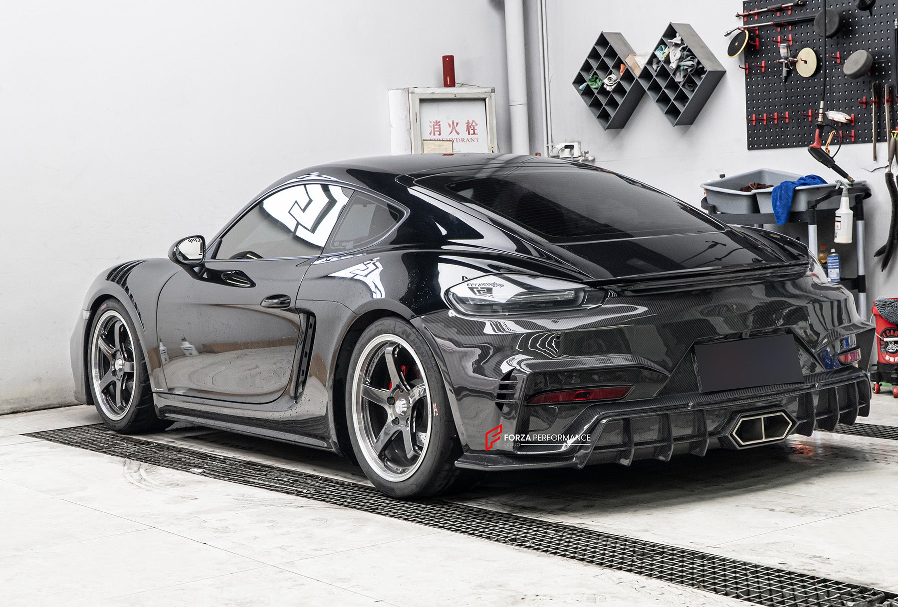 DRY CARBON BODY KIT FOR PORCHE 718 982 2016+

Set includes:

Front Lip
Front Bumper
Hood / Bonnet
Front Fenders
Side Skirts
Rear Diffuser
Exhaust tips

Material: Dry carbon + Fiberglass + Stainless steel

NOTE: Professional installation is required.