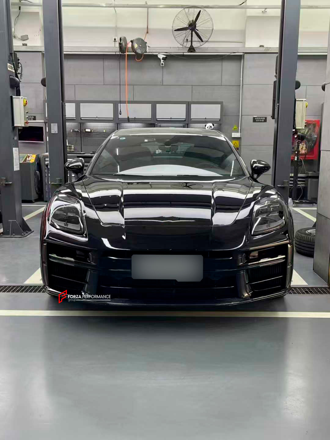 DRY CARBON FRONT LIP for PORSCHE PANAMERA 976 2024+ SPORT DESIGN

Set includes:

Front Lip
Front Bumper Air Vent Trim

Material: Dry Carbon

NOTE: Professional installation is required.

Payment ►
Visa

Mastercard

PayPal with a credit card (add 4.4% at checkout)
Payoneer
Cryptocurrency
Shipment ►
By express DHL/UPS/TNT/FedEx
To the local international airport
Special line by air
Special line by the sea
To Europe and the UK by train

When purchasing please tell us which one you want