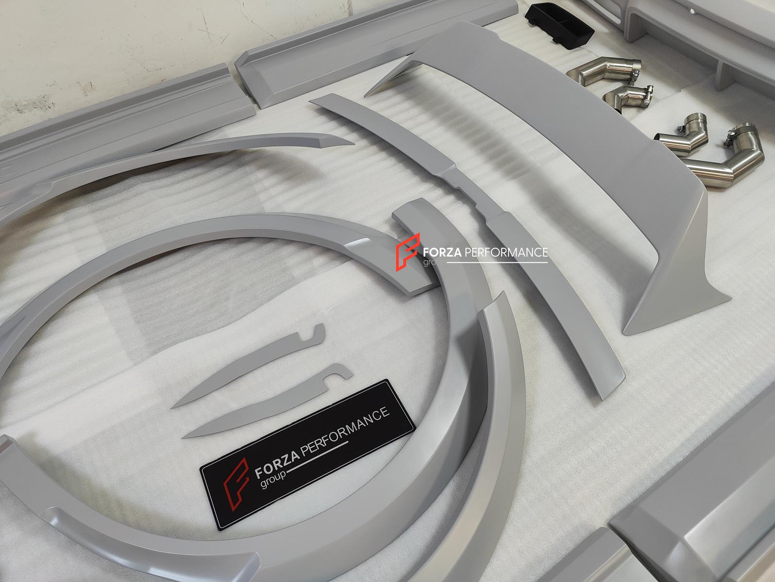DRY CARBON BODY KIT for ROLLS ROYCE CULLINAN 2018+
Set includes:
Front Bumper
Front Fenders
Front Fender Flares
Side Skirts
Rear Fender Flares
Roof Spoiler
Rear Spoiler
Rear Bumper
Exhaust Tips
Material: Dry Carbon
NOTE: Professional installation is required.
Dry Carbon Body Kit for Rolls Royce Cullinan 2018+,
Rolls Royce Cullinan Dry Carbon Body Kit 2018+,
Custom Dry Carbon Body Kit for Rolls Royce Cullinan 2018+,
Premium Dry Carbon Body Kit for Rolls Royce Cullinan,
High Performance Dry Carbon Body Kit fo