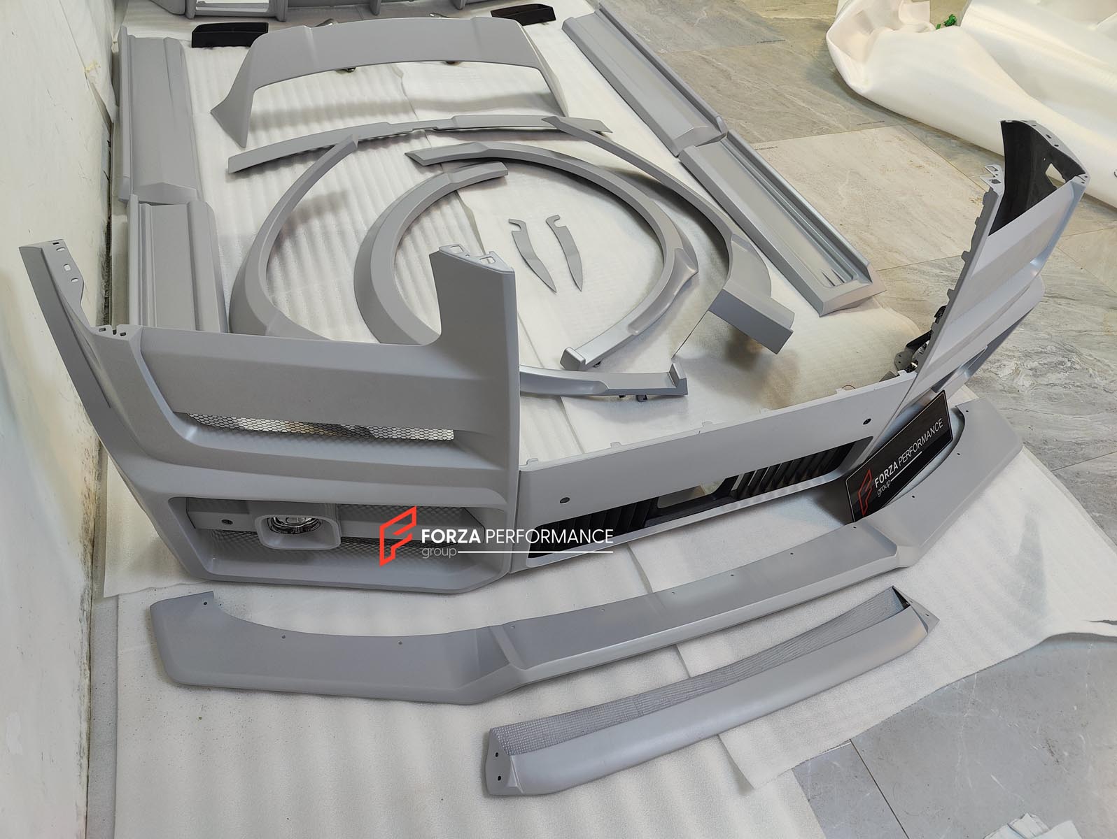 DRY CARBON BODY KIT for ROLLS ROYCE CULLINAN 2018+
Set includes:
Front Bumper
Front Fenders
Front Fender Flares
Side Skirts
Rear Fender Flares
Roof Spoiler
Rear Spoiler
Rear Bumper
Exhaust Tips
Material: Dry Carbon
NOTE: Professional installation is required.
Dry Carbon Body Kit for Rolls Royce Cullinan 2018+,
Rolls Royce Cullinan Dry Carbon Body Kit 2018+,
Custom Dry Carbon Body Kit for Rolls Royce Cullinan 2018+,
Premium Dry Carbon Body Kit for Rolls Royce Cullinan,
High Performance Dry Carbon Body Kit fo