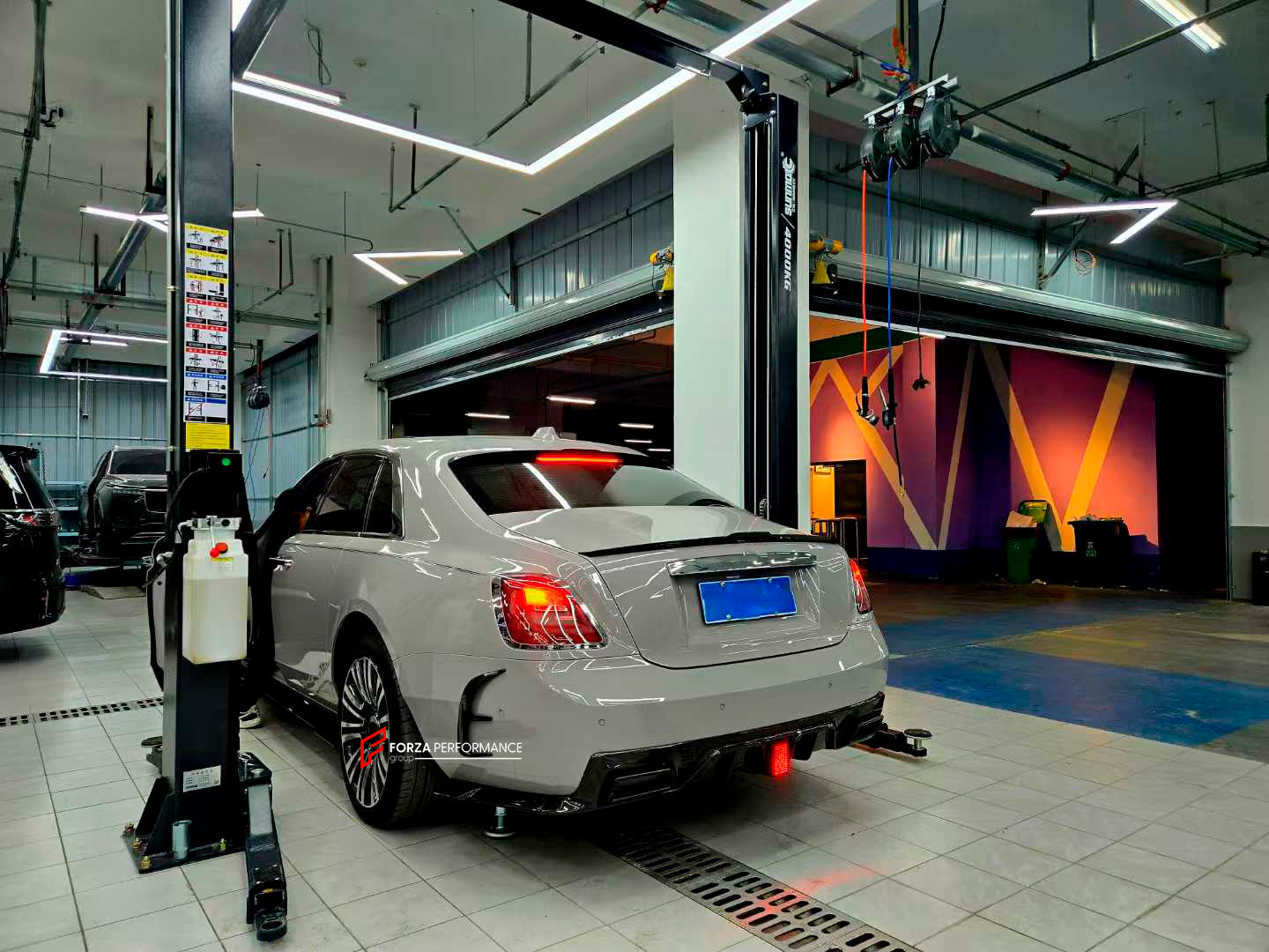 DRY CARBON BODY KIT for ROLLS-ROYCE GHOST 2020+

Set includes:

Front Lip
Front Bumper Covers
Side Skirts
Roof Spoiler
Rear Spoiler
Rear Bumper Covers
Rear Diffuser

Material: Dry Carbon

NOTE: Professional installation is required