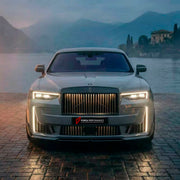 DRY CARBON BODY KIT for ROLLS ROYCE GHOST RR21 FACELIFT 2025+ FORZA PERFORMANCE Mansory+
Set includes:

Front Lip
Front Bumper Assembly
Hood Bonnet
Side Skirts
Ducktail Spoiler
Rear Bumper Assembly
Rear Diffuser
Material: Dry Carbon

NOTE: Professional installation is required.