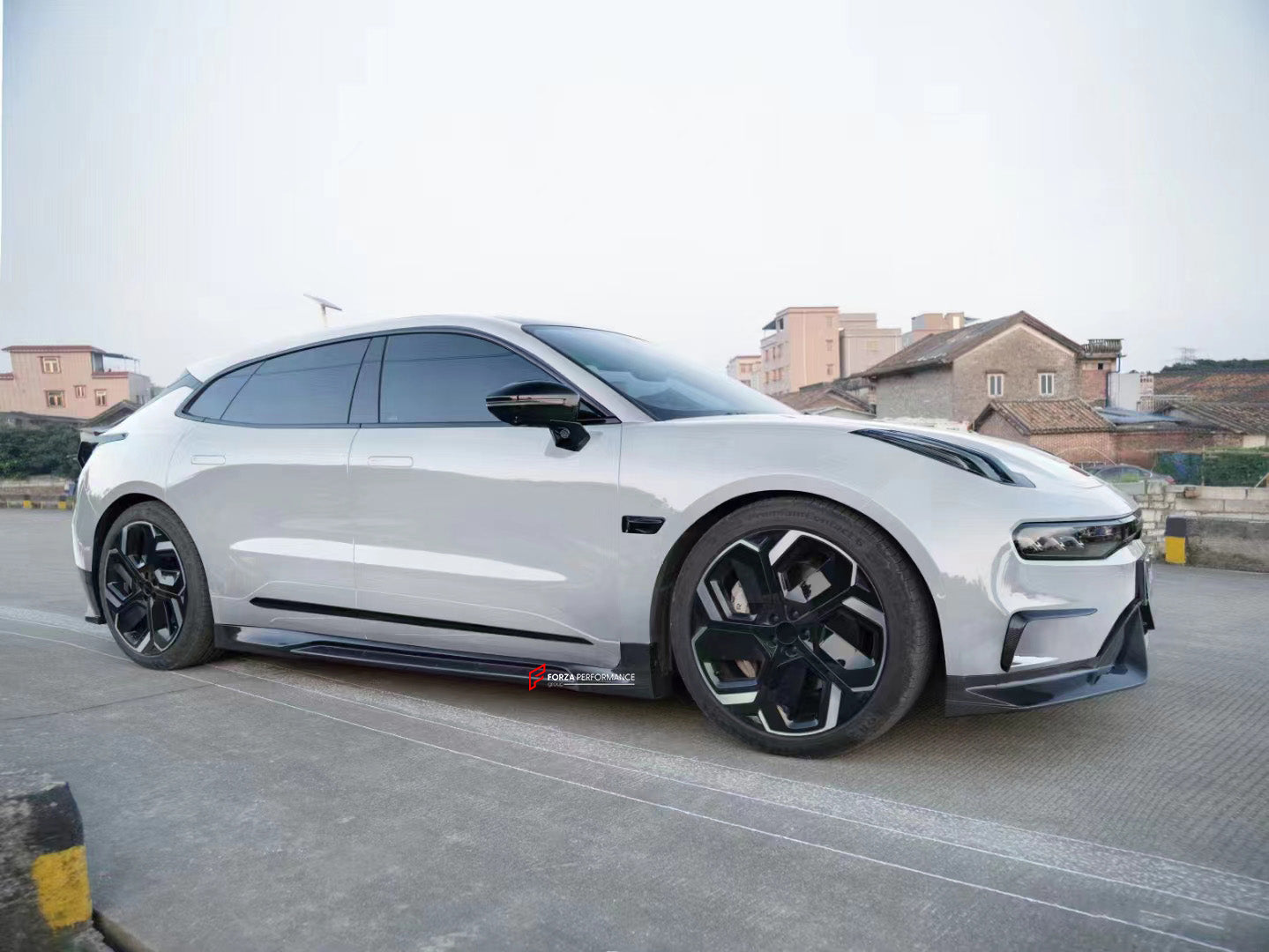 CARBON BODY KIT for ZEEKR 001 2021+

Set includes:
Front Lip
Front Bumper Trims
Side Skirts
Roof Spoiler
Rear Spoiler
Rear Diffuser&nbsp;

Material: Carbon fiber

Contact us for pricing

NOTE:

Professional installation is required