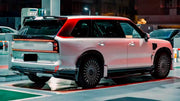DRY CARBON BODY KIT for ZEEKR 9X 2025+ FORZA PERFORMANCE custom fit ZEEKR 9X AMANS
Set includes:

Front Lip
Front Bumper Air Vents
Hood Vent Trims
Fender Panels
Front Fender Flares
Side Skirts
Rear Fender Flares
Roof Spoiler
Ducktail Spoiler
Rear Diffuser
Forged Wheels
Material: Dry Carbon

NOTE: Professional installation is required.