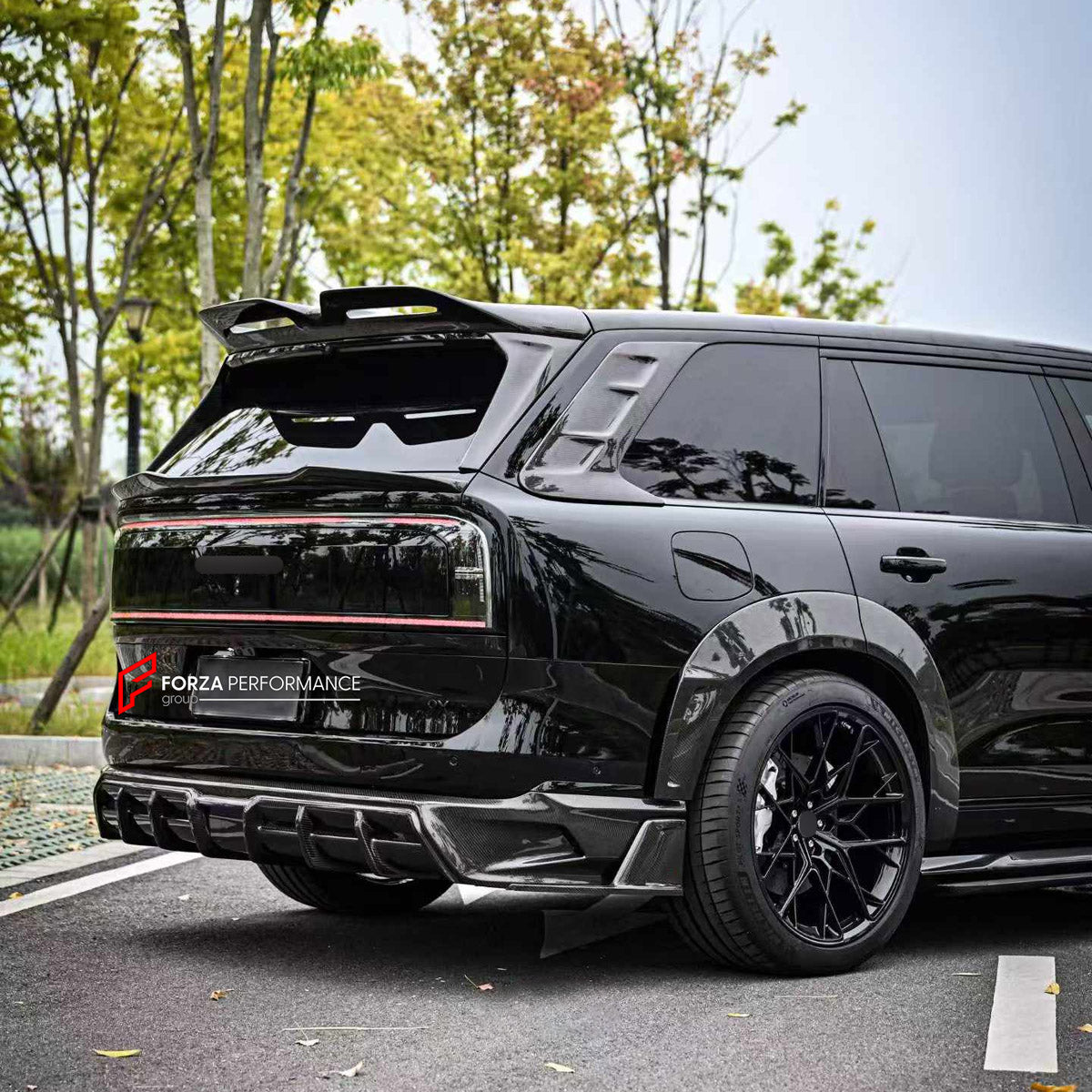 DRY CARBON BODY KIT for ZEEKR 9X 2025+

Set includes:
Front Lip
Front Bumper Canards
Hood Bonnet
Fender Flares
Side Skirts
Roof Spoiler
Ducktail Spoiler
Rear Window Air Vent Trims
Trunk Lid Trim
Rear Bumper Fins
Rear Diffuser

Material: Dry Carbon

NOTE: Professional installation is required.