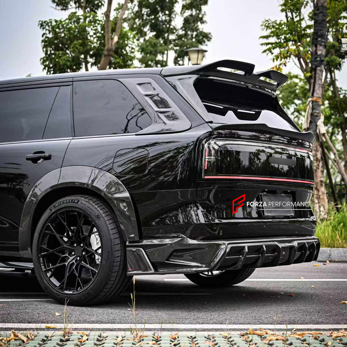 DRY CARBON BODY KIT for ZEEKR 9X 2025+

Set includes:
Front Lip
Front Bumper Canards
Hood Bonnet
Fender Flares
Side Skirts
Roof Spoiler
Ducktail Spoiler
Rear Window Air Vent Trims
Trunk Lid Trim
Rear Bumper Fins
Rear Diffuser

Material: Dry Carbon

NOTE: Professional installation is required.