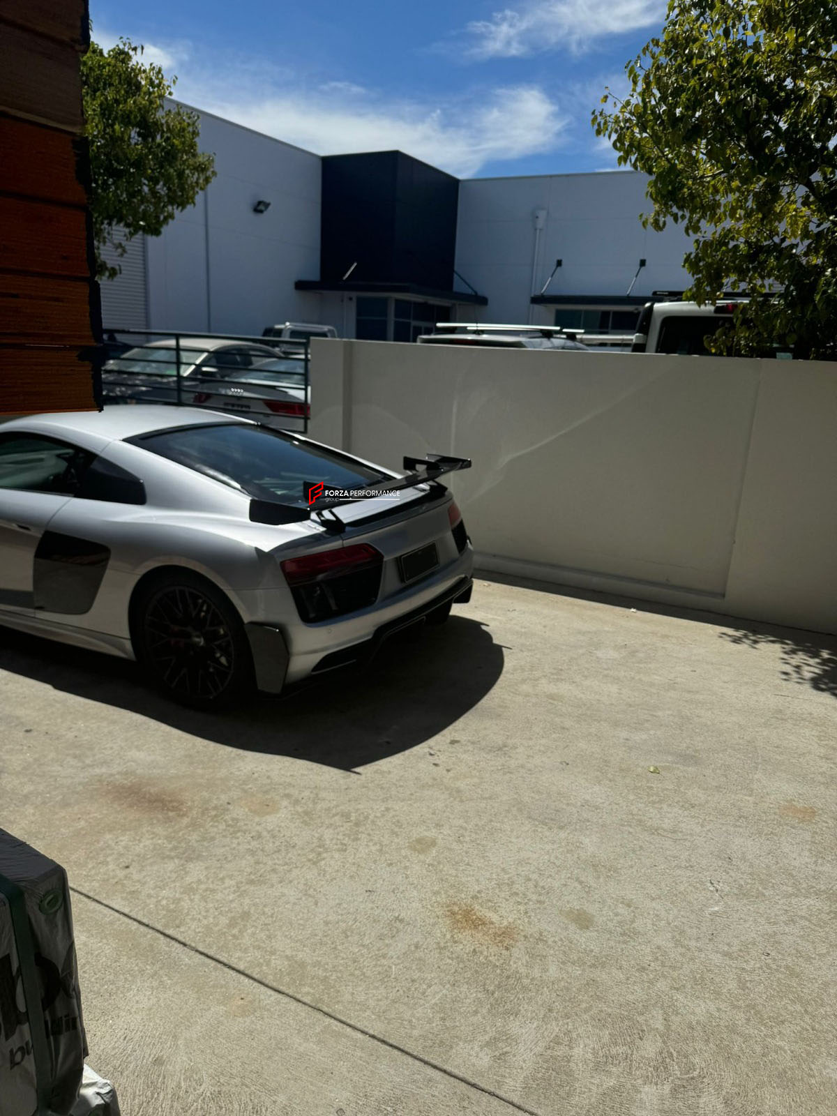 PERFORMANCE DRY CARBON BODY KIT FOR AUDI R8 4S 2015-2018