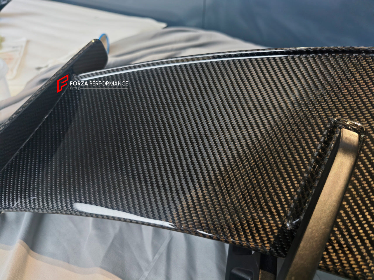 GT STYLE DRY CARBON REAR SPOILER FOR AUDI R8 4S 2015-2019