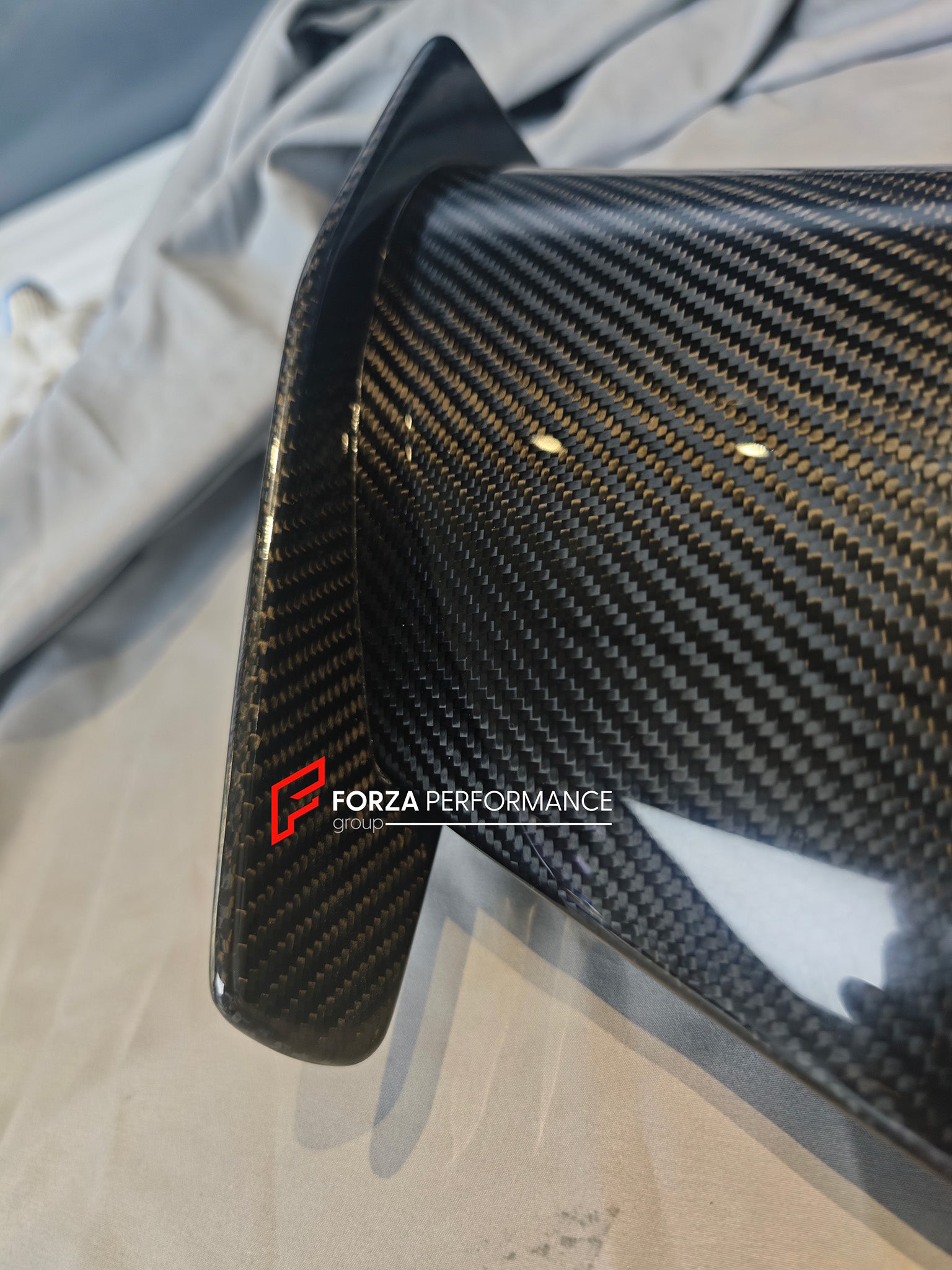 GT STYLE DRY CARBON REAR SPOILER FOR AUDI R8 4S 2015-2019