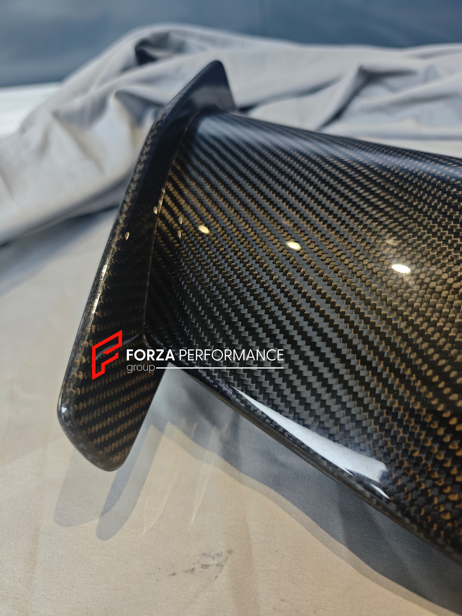 GT STYLE DRY CARBON REAR SPOILER FOR AUDI R8 4S 2015-2019