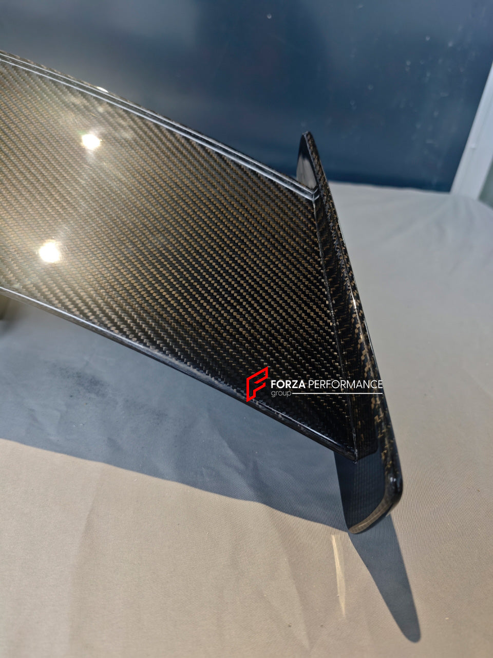GT STYLE DRY CARBON REAR SPOILER FOR AUDI R8 4S 2015-2019