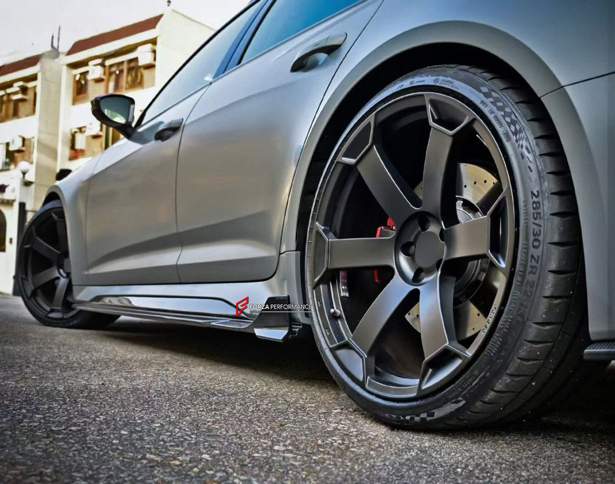 DRY CARBON BODY KIT for AUDI RS6 C8 2019 - 2023

Set includes:

Front Lip
Front Bumper Canards
Hood Bonnet
Side Skirts
Roof Spoiler
Rear Diffuser
Material: Dry Carbon

NOTE: Professional installation is required