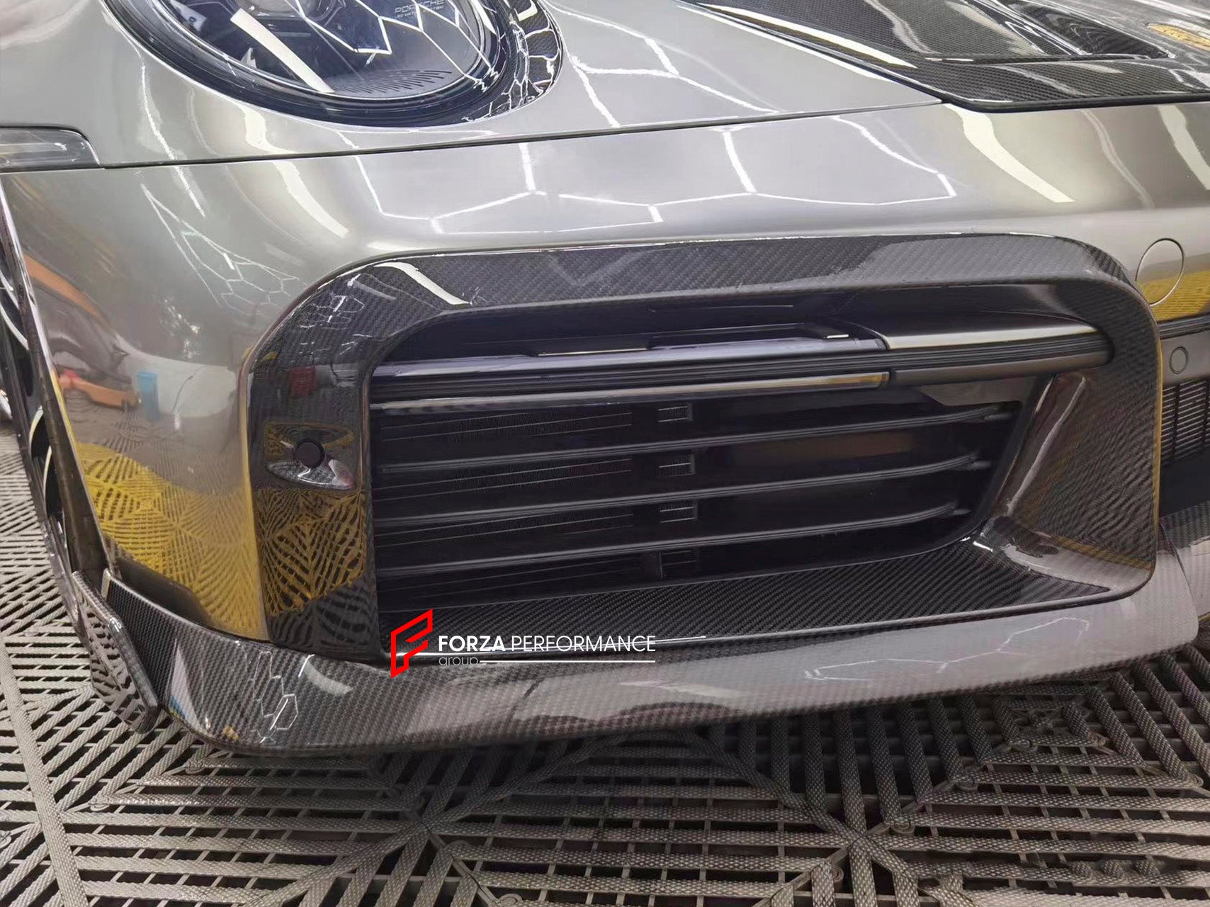 DRY CARBON BODY KIT FOR PORSCHE 911 992 TURBO TURBO S 2019+  Set includes:  Front Lip Front Air Vent Covers Side Skirts  Rear Diffuser Exhaust Tips Rear Canards Rear Spoiler