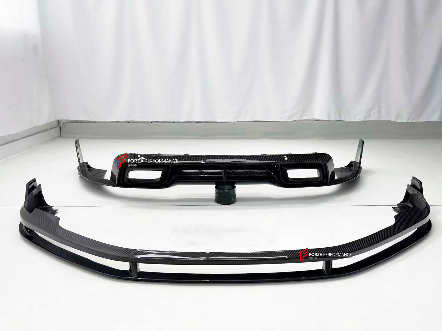 DRY CARBON AERO KIT for PORSCHE 911 992.1 TURBO S 2021 - 2025

Set includes:

Front Lip

Rear Diffuser

Exhaust Tips

Material: Dry Carbon

NOTE: Professional installation is required