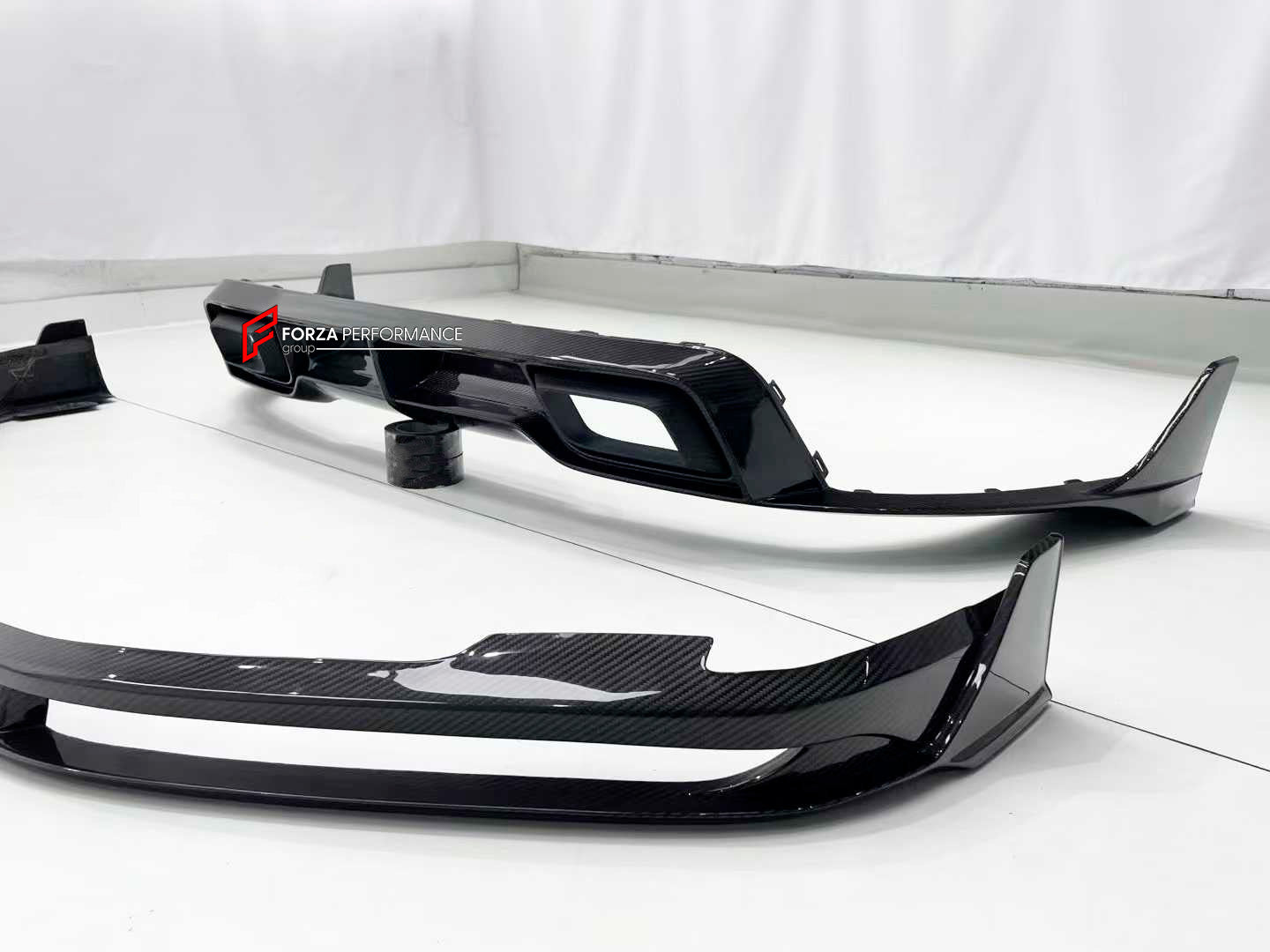 DRY CARBON AERO KIT for PORSCHE 911 992.1 TURBO S 2021 - 2025

Set includes:

Front Lip

Rear Diffuser

Exhaust Tips

Material: Dry Carbon

NOTE: Professional installation is required