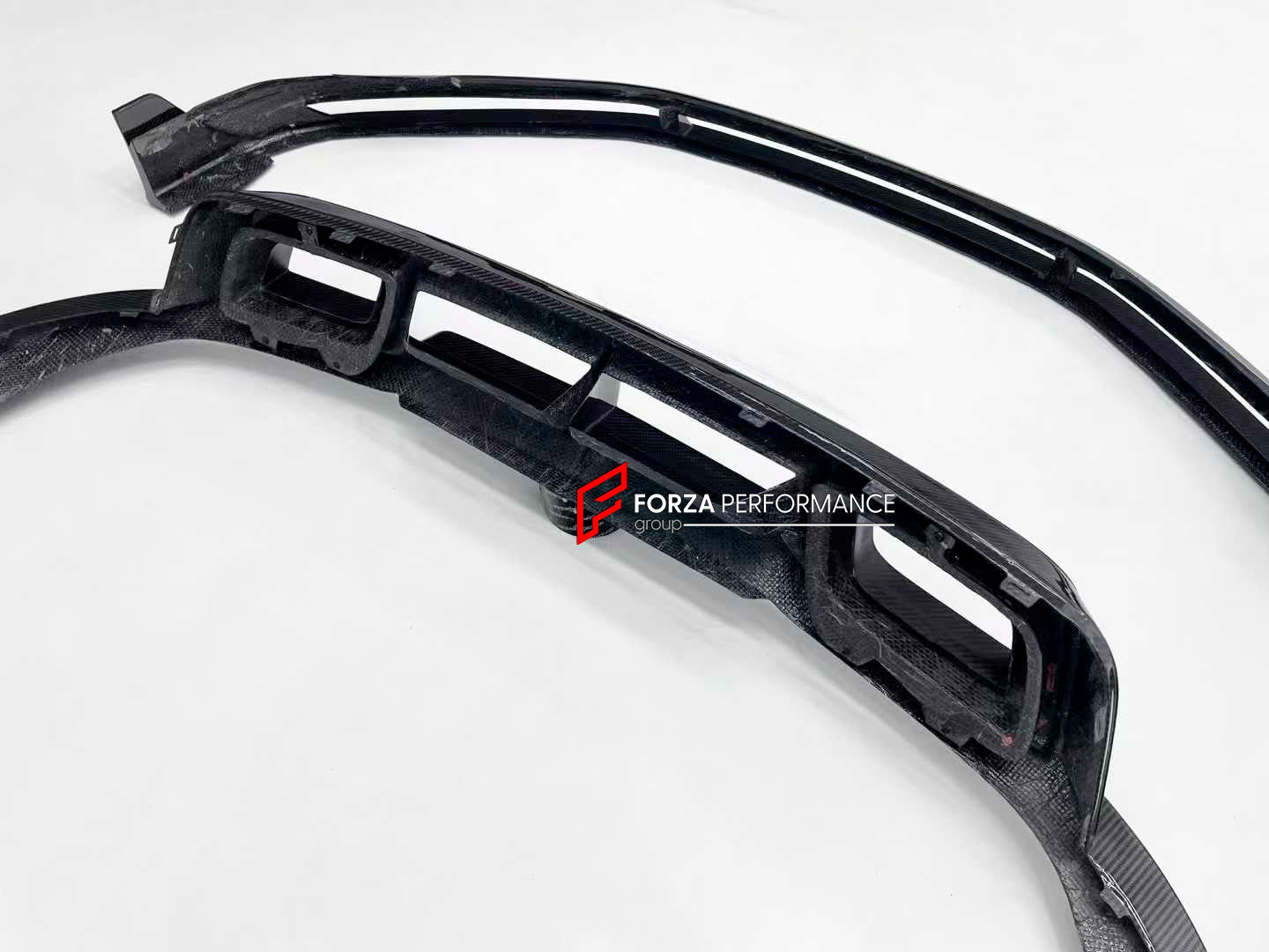 DRY CARBON AERO KIT for PORSCHE 911 992.1 TURBO S 2021 - 2025

Set includes:

Front Lip

Rear Diffuser

Exhaust Tips

Material: Dry Carbon

NOTE: Professional installation is required