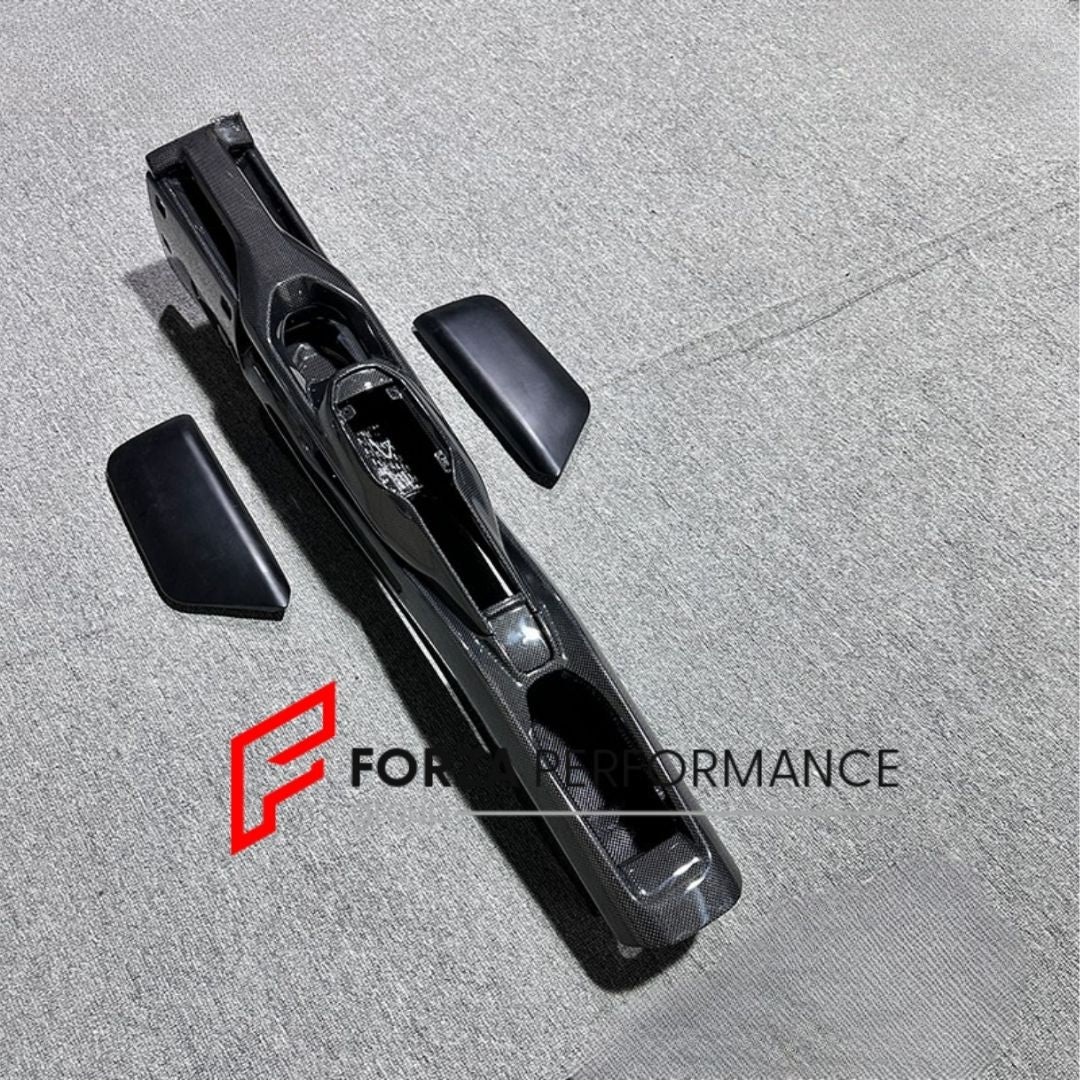 DRY CARBON CENTER CONSOLE BRIDGE for FERRARI SF90 2019+

Set includes: 

Center Console Bridge

Material: Dry Carbon 

Note: Professional installation is required.
