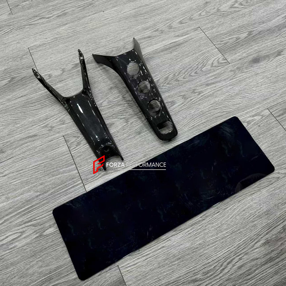 DRY CARBON CENTRAL CONTROL PANEL TRIM for FERRARI 488 GTB 2015 - 2020

Set includes:
Central Control Panel Trim

Material: Dry Carbon

NOTE: Professional installation is required.