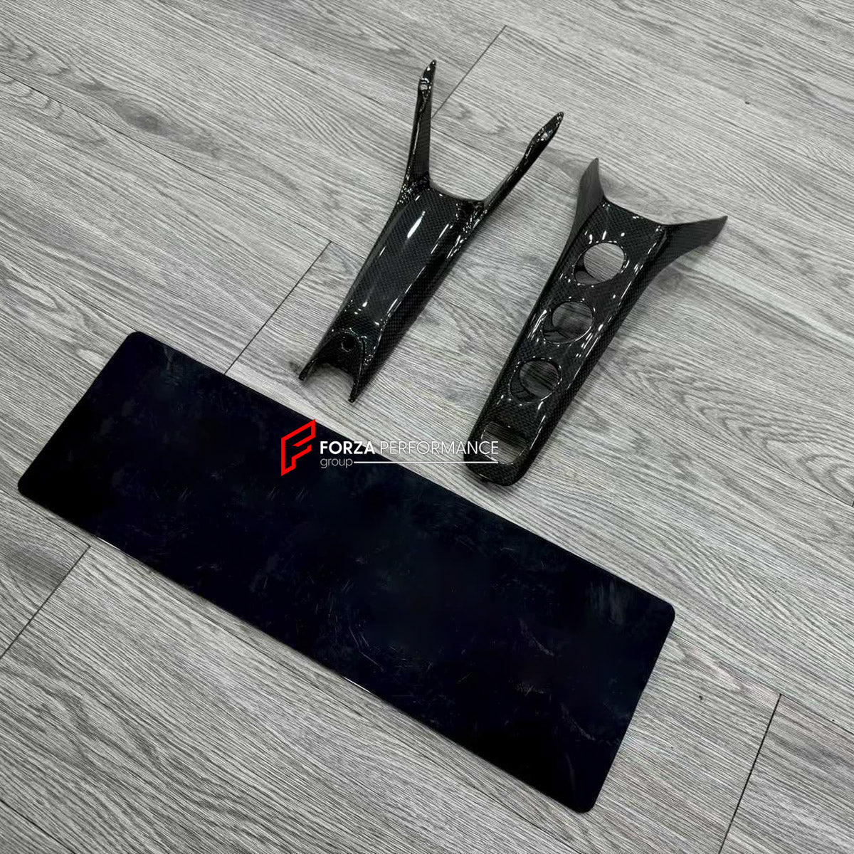 DRY CARBON CENTRAL CONTROL PANEL TRIM for FERRARI 488 GTB 2015 - 2020

Set includes:
Central Control Panel Trim

Material: Dry Carbon

NOTE: Professional installation is required.