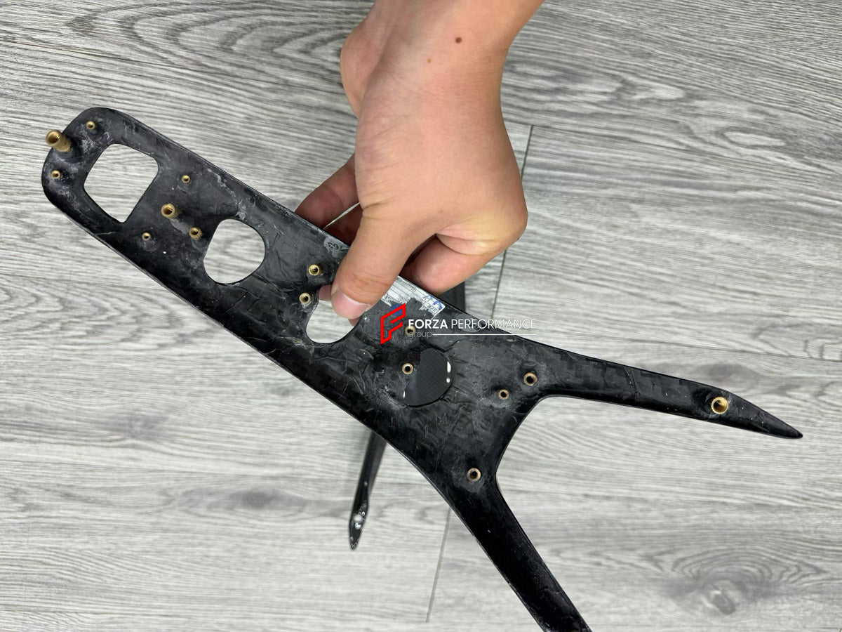 DRY CARBON CENTRAL CONTROL PANEL TRIM for FERRARI 488 GTB 2015 - 2020

Set includes:
Central Control Panel Trim

Material: Dry Carbon

NOTE: Professional installation is required.