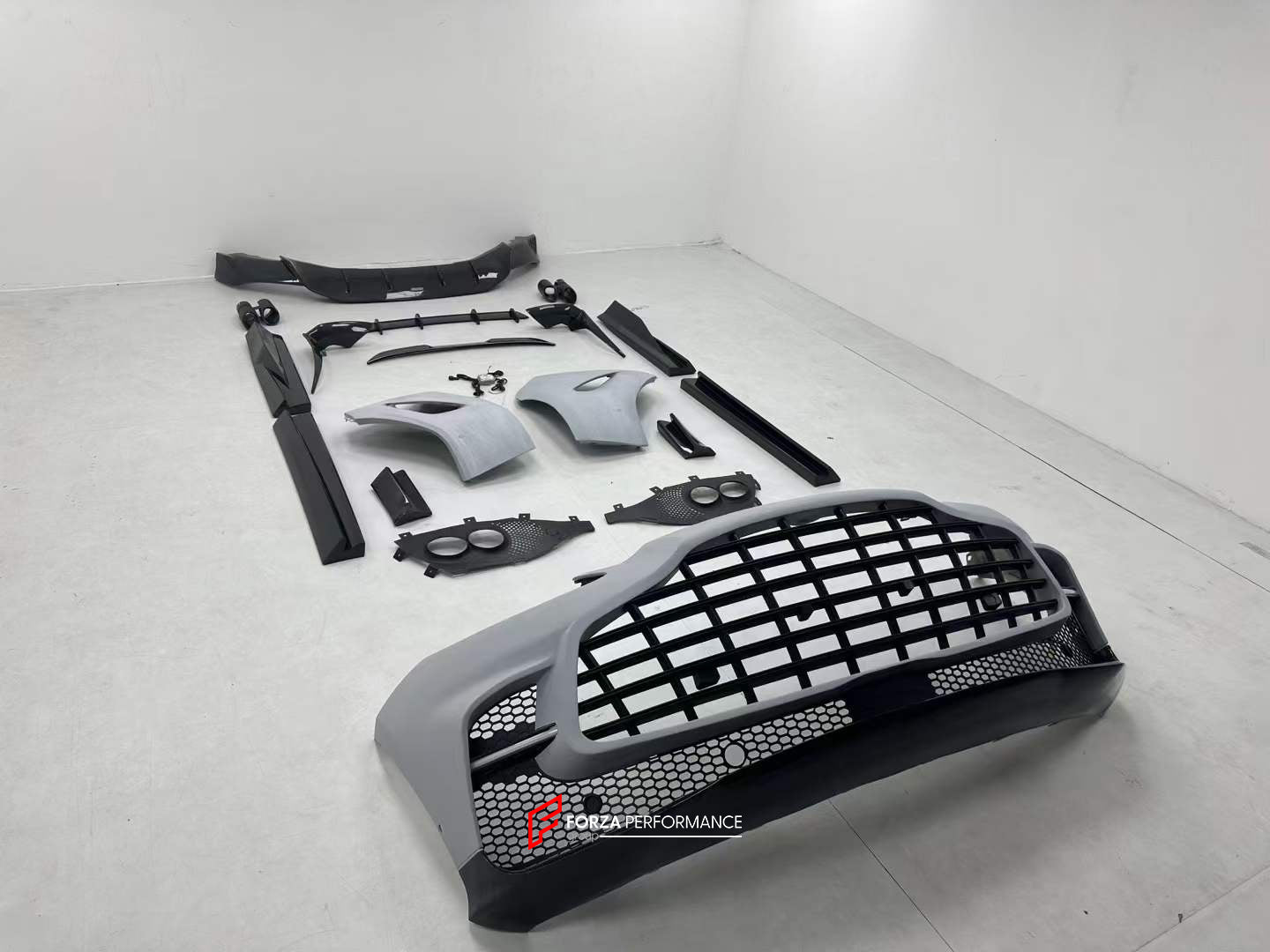 DBX707 DRY CARBON BODY KIT for ASTON MARTIN DBX  Set includes:  Front Bumper Front Lip Side Skirts Rear Bumper Rear Diffuser