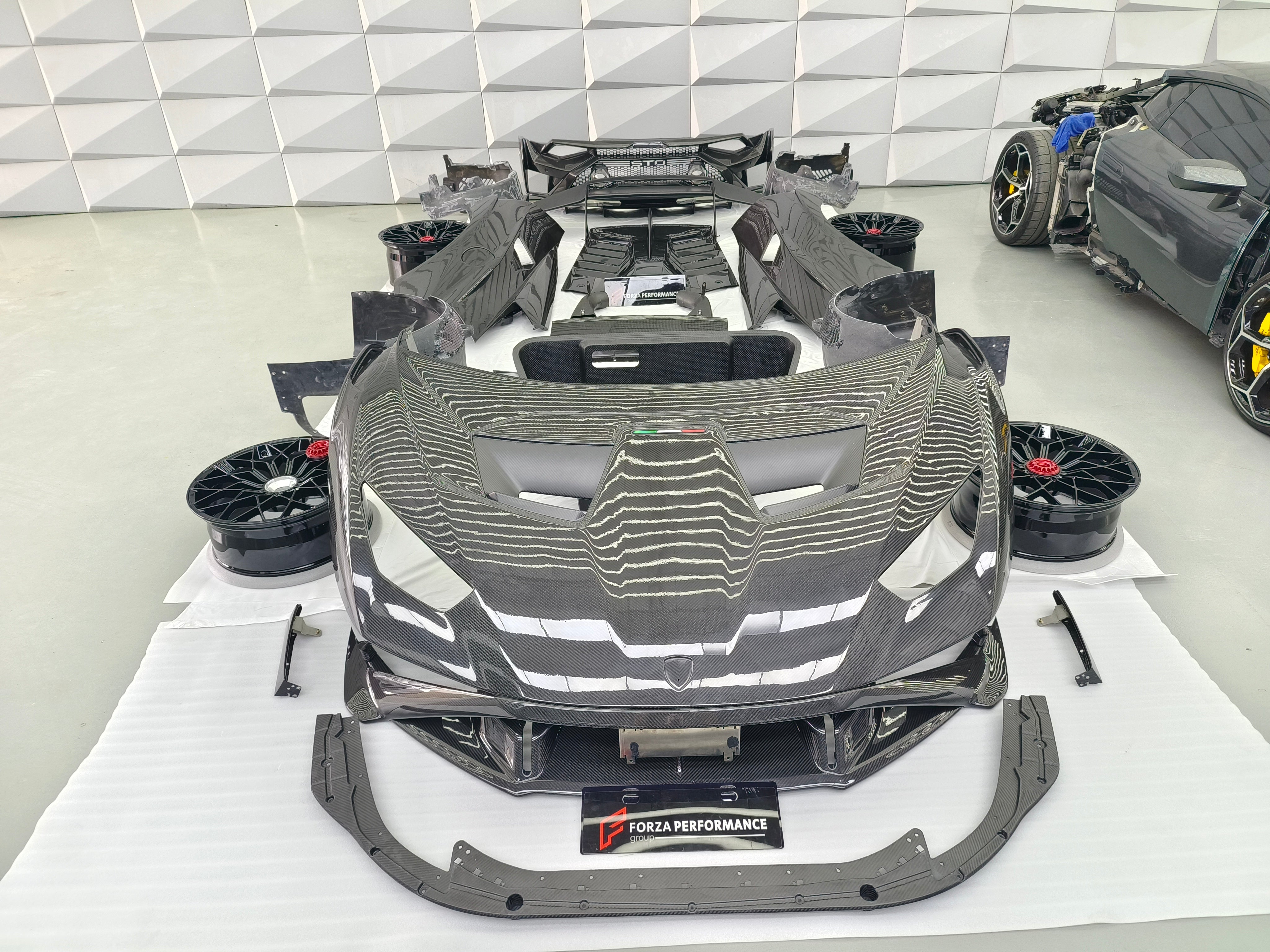 CONVERSION UPGRADE CARBON BODY KIT for LAMBORGHINI HURACAN LP580 LP610