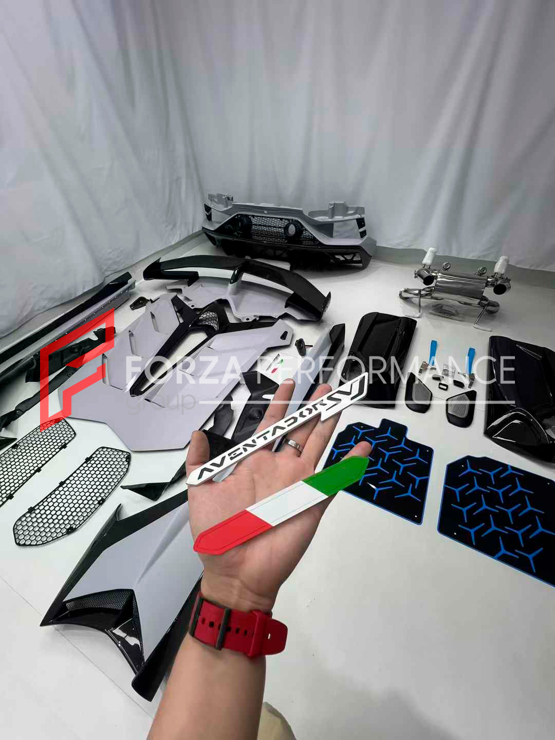 Dry Carbon Fiber Conversion Body Kit For Lamborghini Aventador LP700 LP720 LP750 Upgrade to LP770 SVJ  Set include:  Front Bumper Assembly Side Skirts Side Skirts Add-ons Rear Engine Cover Rear Wing Spoiler With Base Rear Bumper Rear Diffuser Door Panels Material: Dry Carbon  NOTE: Professional installation is required