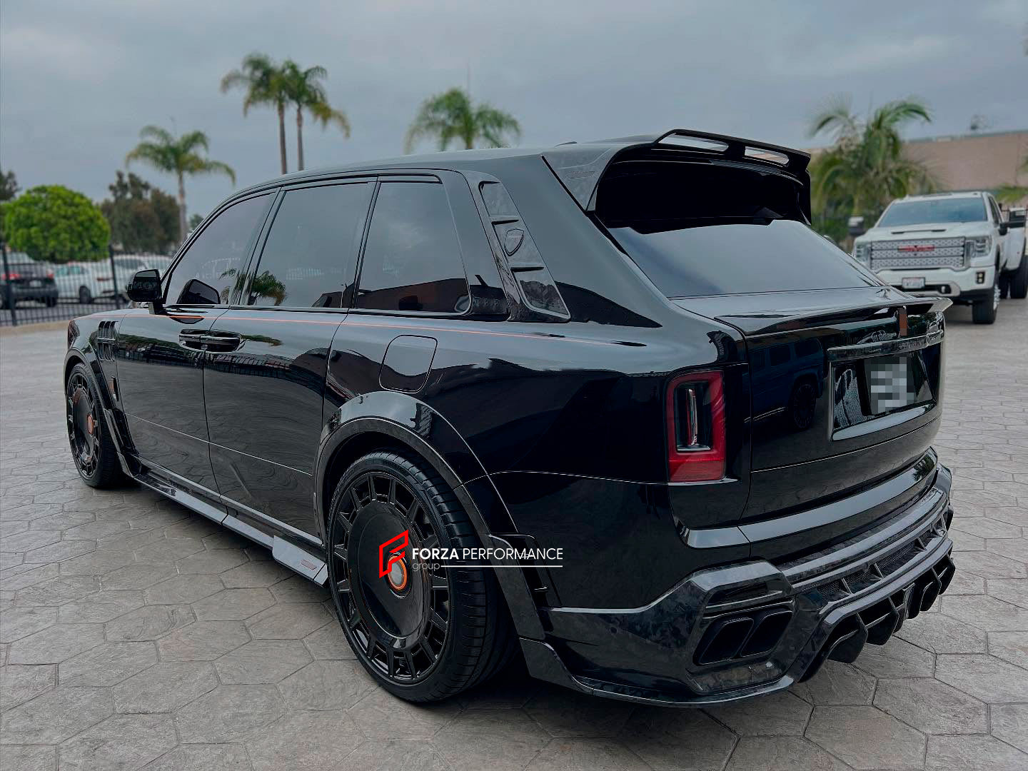 DRY CARBON CONVERSION BODY KIT for ROLLS-ROYCE CULLINAN SERIES 1 2018 - 2025 upgrade to SERIES 2 FACELIFT



Set includes:

Front Lip
Front Bumper
Front Bumper Meshes

Headlights
Front Grille Frame
Hood / Bonnet
Front Fenders
Fenders Flares
Door Covers
Side Skirts
Roof Spoiler
D-Pillar Panel
Rear Trunk Spoiler
Rear Panel
Rear Bumper
Rear Diffuser
Exhaust Tips
Material: Dry Carbon