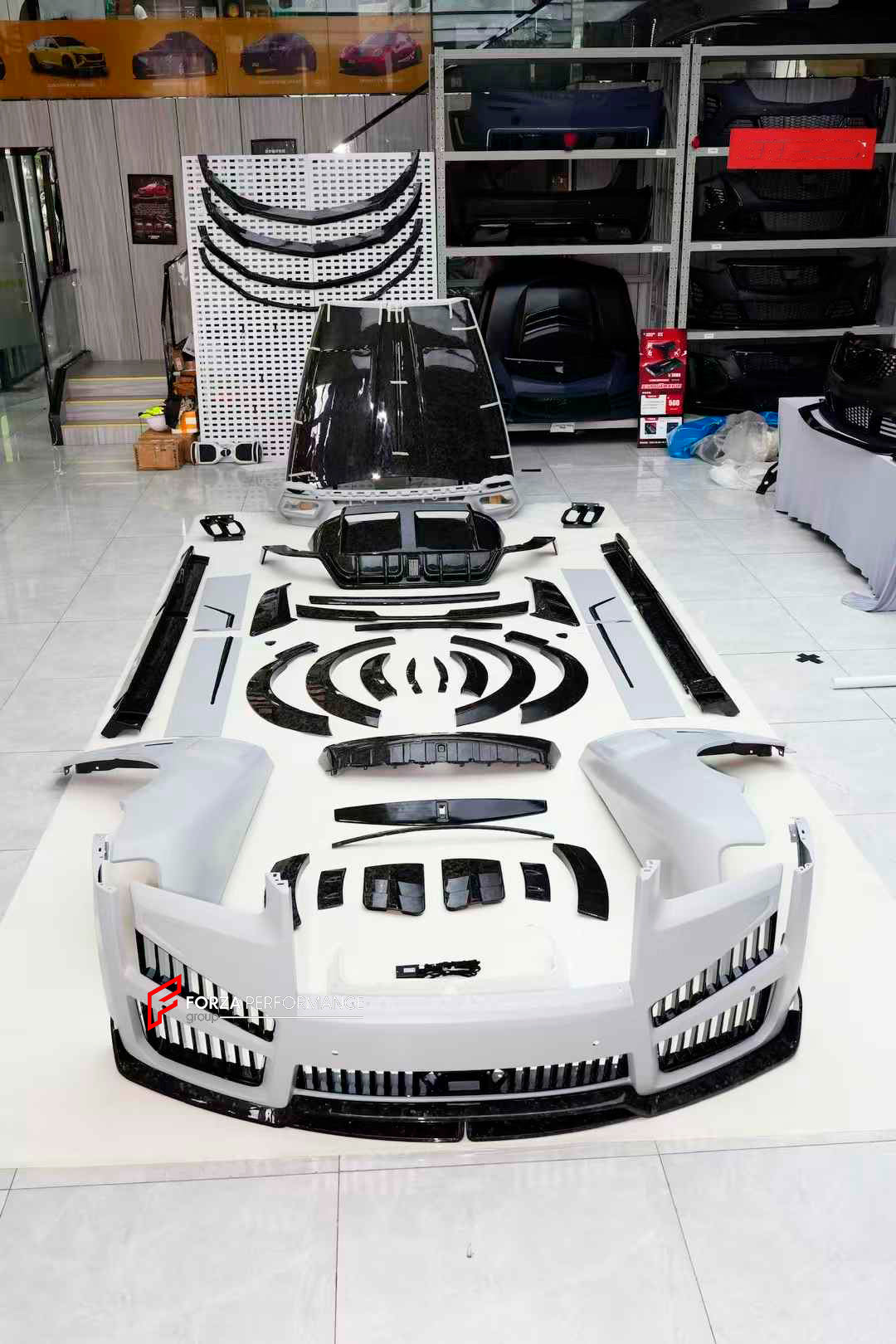 DRY CARBON CONVERSION BODY KIT for ROLLS-ROYCE CULLINAN SERIES 1 2018 - 2025 upgrade to SERIES 2 FACELIFT



Set includes:

Front Lip
Front Bumper
Front Bumper Meshes

Headlights
Front Grille Frame
Hood / Bonnet
Front Fenders
Fenders Flares
Door Covers
Side Skirts
Roof Spoiler
D-Pillar Panel
Rear Trunk Spoiler
Rear Panel
Rear Bumper
Rear Diffuser
Exhaust Tips
Material: Dry Carbon