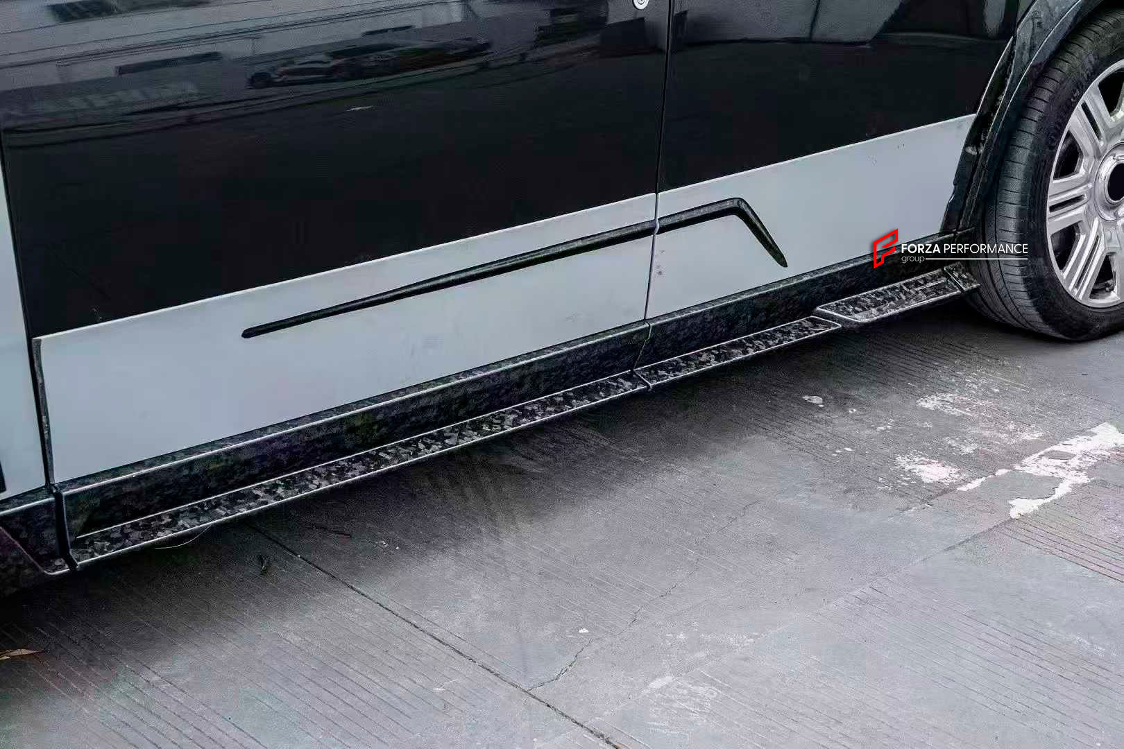DRY CARBON CONVERSION BODY KIT for ROLLS-ROYCE CULLINAN SERIES 1 2018 - 2025 upgrade to SERIES 2 FACELIFT



Set includes:

Front Lip
Front Bumper
Front Bumper Meshes

Headlights
Front Grille Frame
Hood / Bonnet
Front Fenders
Fenders Flares
Door Covers
Side Skirts
Roof Spoiler
D-Pillar Panel
Rear Trunk Spoiler
Rear Panel
Rear Bumper
Rear Diffuser
Exhaust Tips
Material: Dry Carbon


Why “Contact Us for Pricing”?