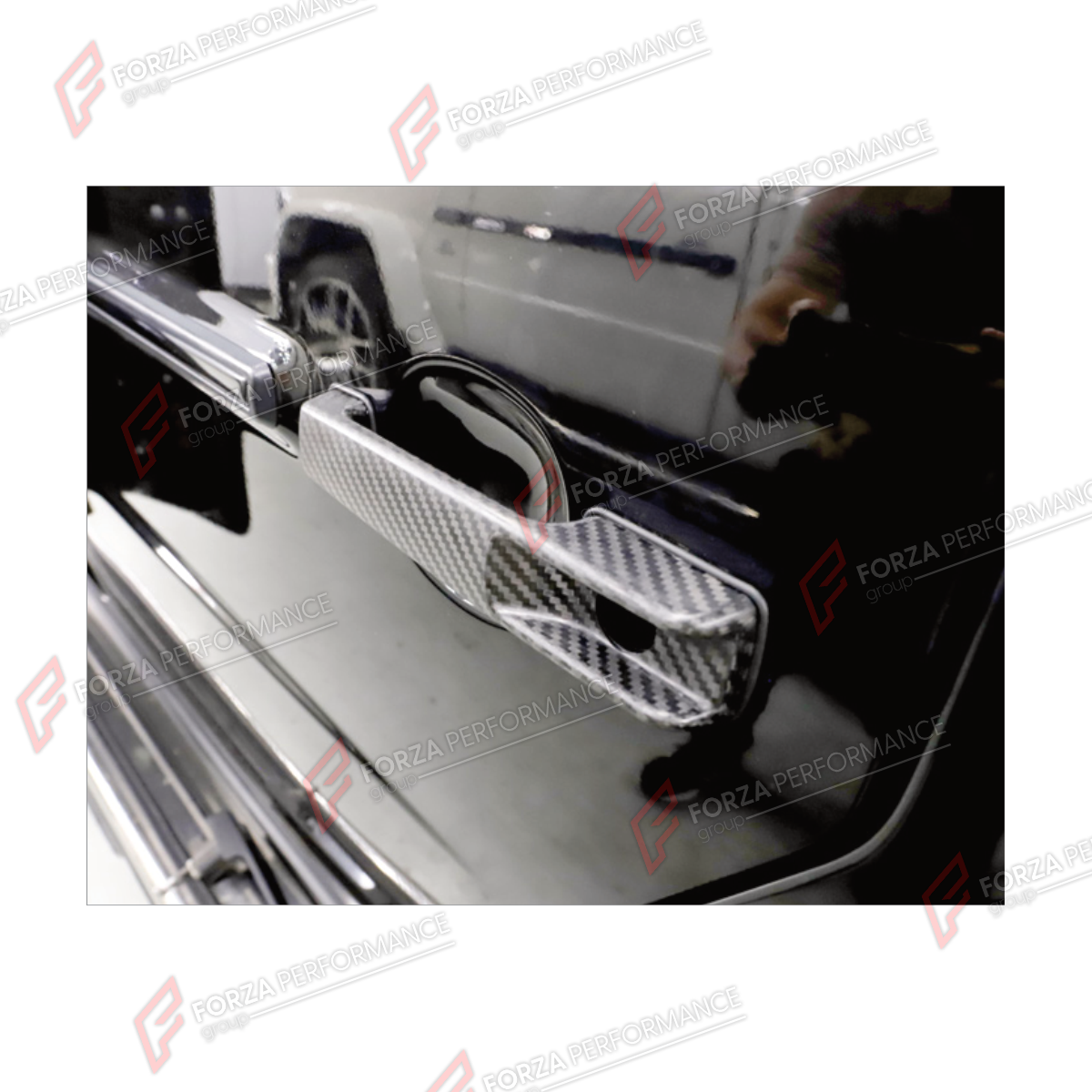 DRY CARBON DOOR HANDLE COVERS for MERCEDES-BENZ G-CLASS W464 2019 - 2024

Set includes:
Door Handle Covers

Material: Dry Carbon

NOTE: Professional installation is required.