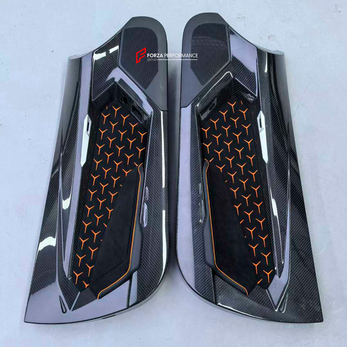 DRY CARBON DOOR PANELS for LAMBORGHINI AVENTADOR LP700 LP700-4 LP720 LP740 LP750 LP770 SVJ S ROADSTER

Set includes:

Door Panels
Door Handles
Material: Dry Carbon

NOTE: Professional installation is required.