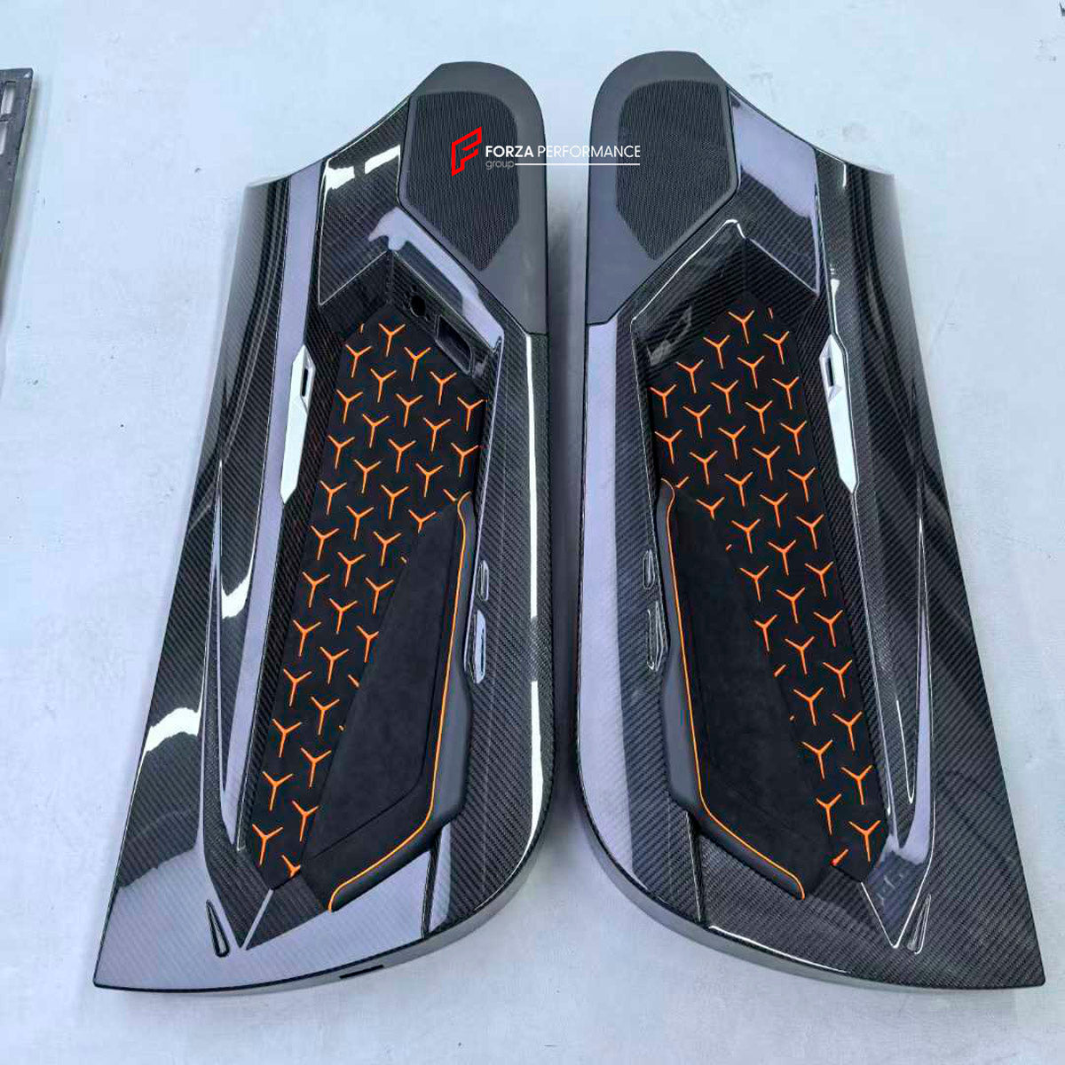DRY CARBON DOOR PANELS for LAMBORGHINI AVENTADOR LP700 LP700-4 LP720 LP740 LP750 LP770 SVJ S ROADSTER

Set includes:

Door Panels
Door Handles
Material: Dry Carbon

NOTE: Professional installation is required.