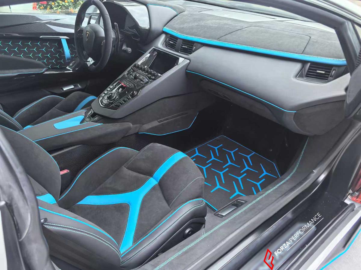 Dry Carbon Door Panel for Lamborghini AVENTADOR LP700 LP700-4 ROADSTER LP720 LP740 LP750 LP770 SVJ S ROADSTER
Set includes:

Door Panel
Material: Dry Carbon

NOTE: Professional installation is required.